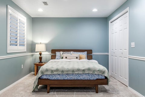 Tiny photo for 402 E ALICE MAE CIR, Farmington, UT 84025 (MLS # 2167524)