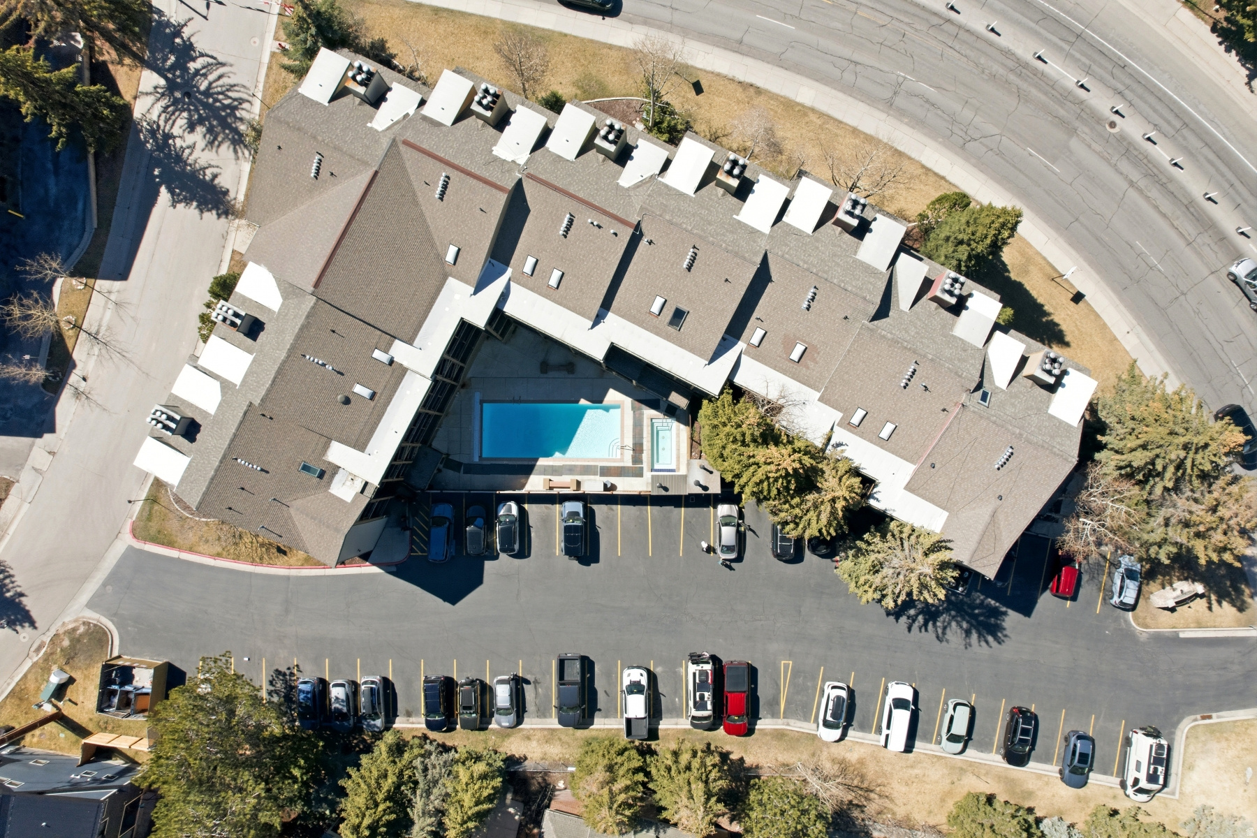 SNOWCREST CONDOMINIUMS - Residential