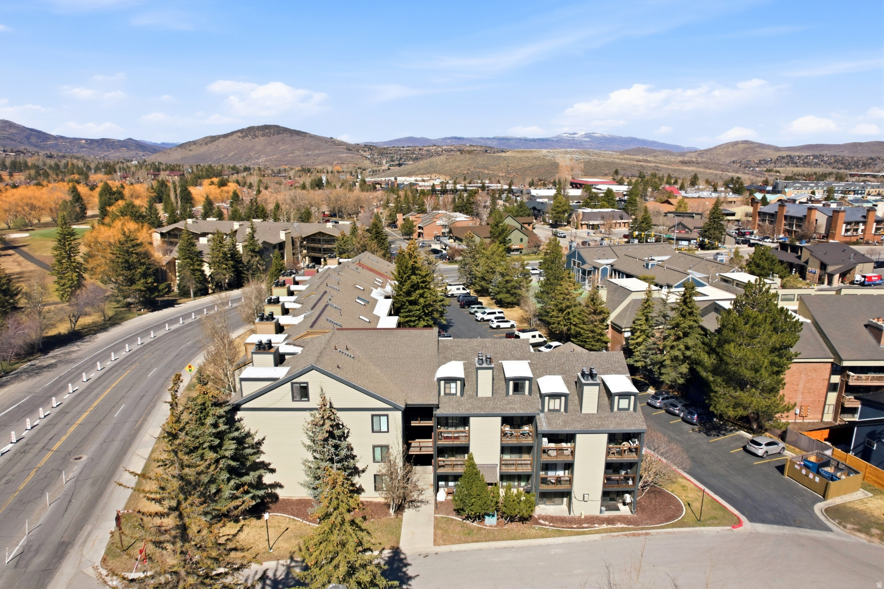 SNOWCREST CONDOMINIUMS - Residential
