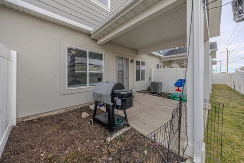Tiny photo for 2388 W JADE WAY, West Haven, UT 84401 (MLS # 2137538)