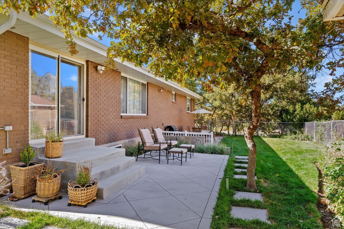 FERNWOOD HOLLOW - Residential
