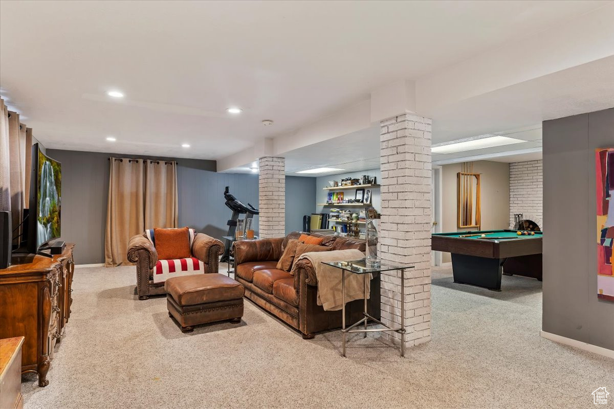 FERNWOOD HOLLOW - Residential