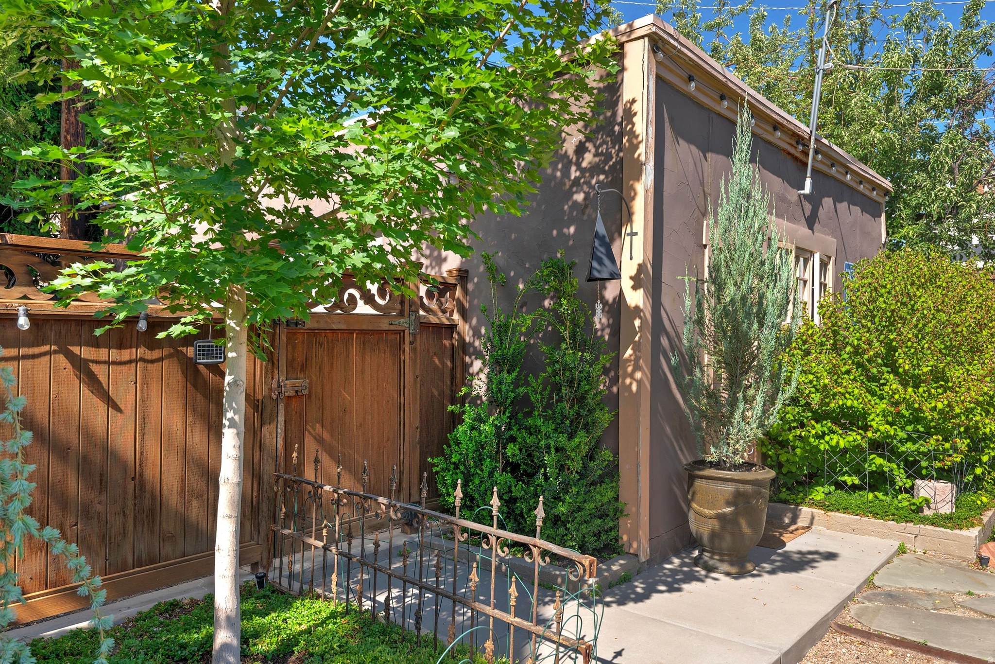AVENUES HISTORIC - Residential
