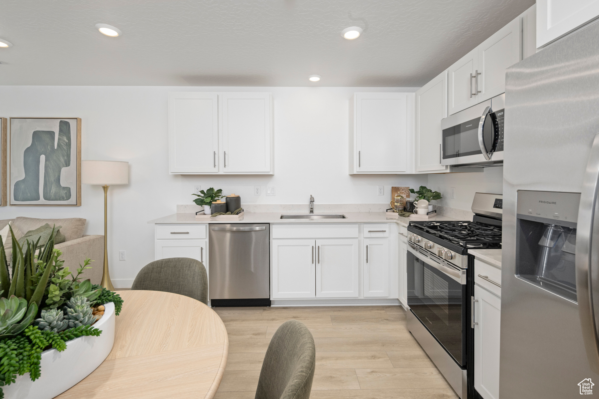 SILVER OAKS - Residential