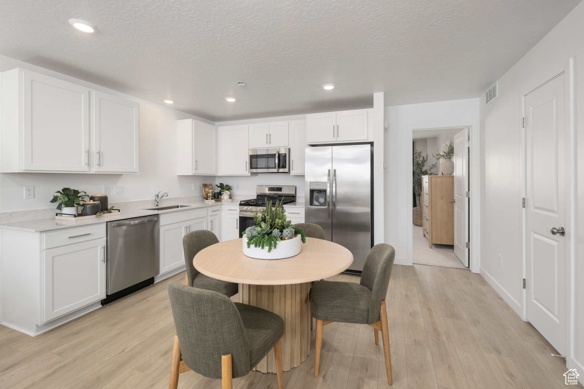 SILVER OAKS - Residential