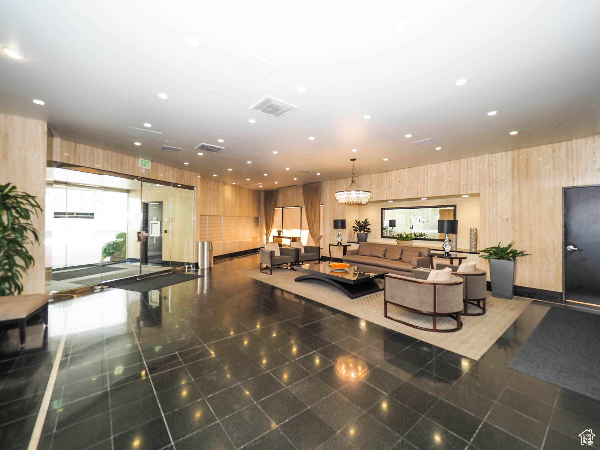 AMERICAN TOWERS CONDM - Residential