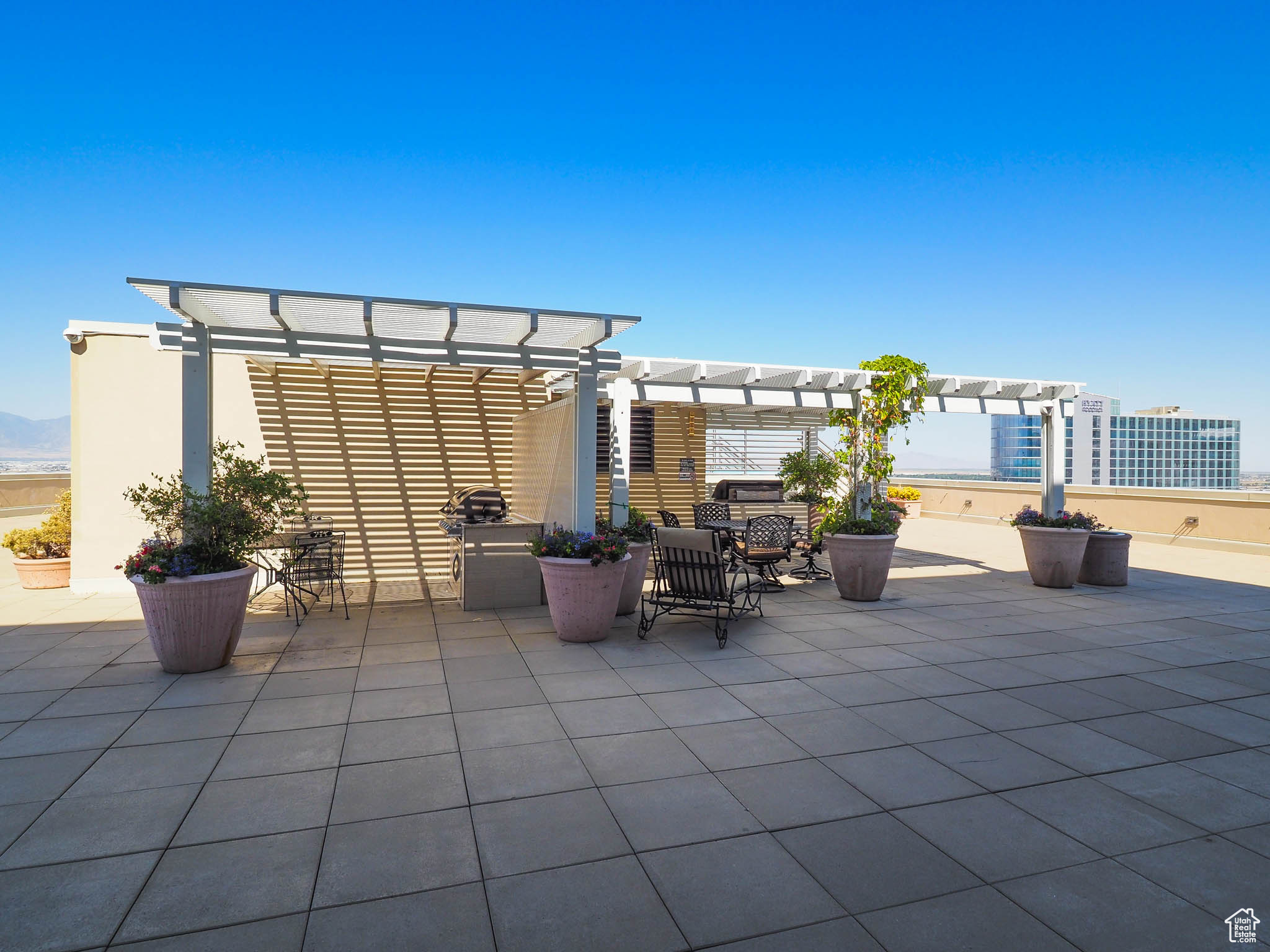 AMERICAN TOWERS CONDM - Residential