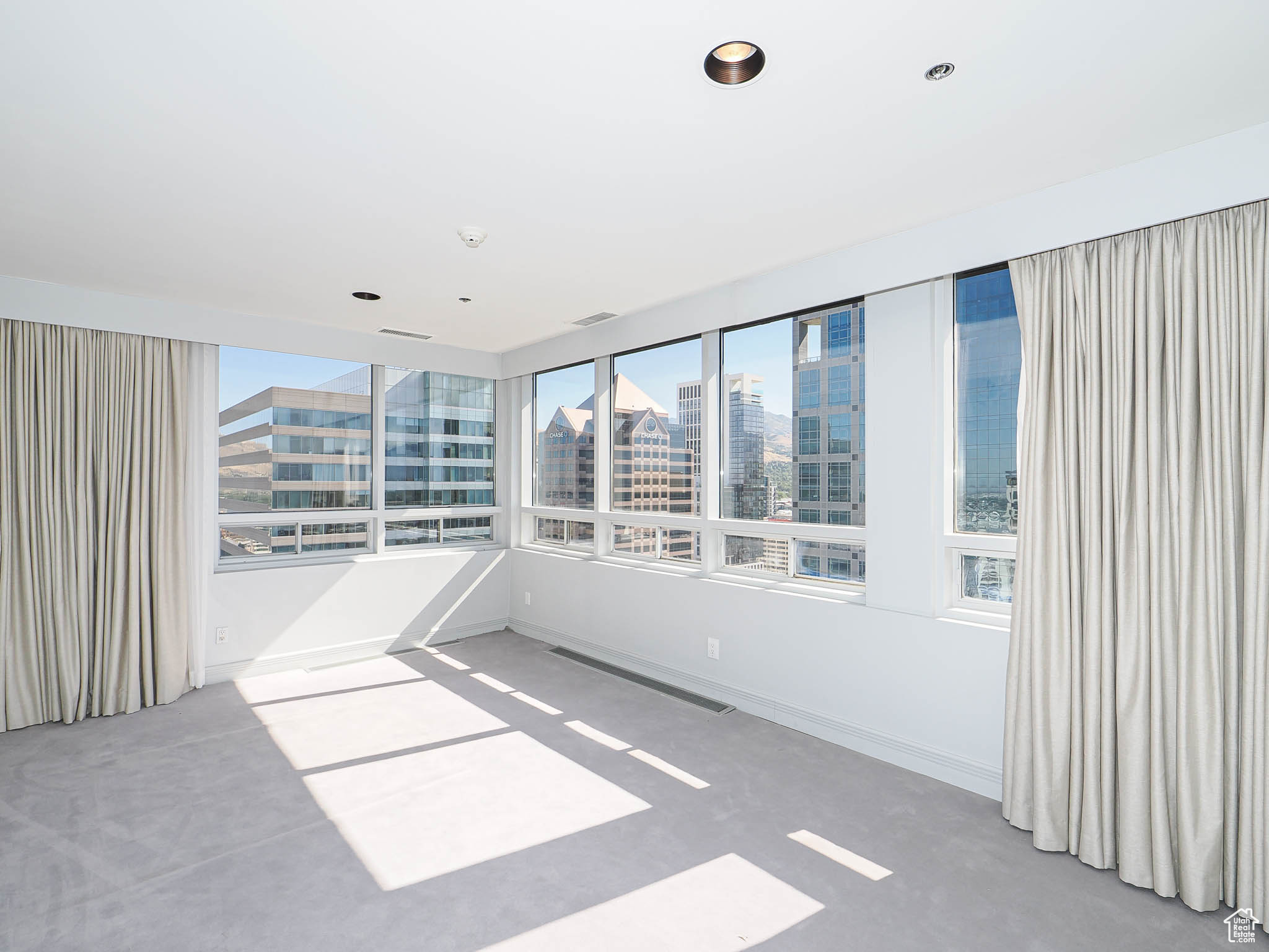 AMERICAN TOWERS CONDM - Residential