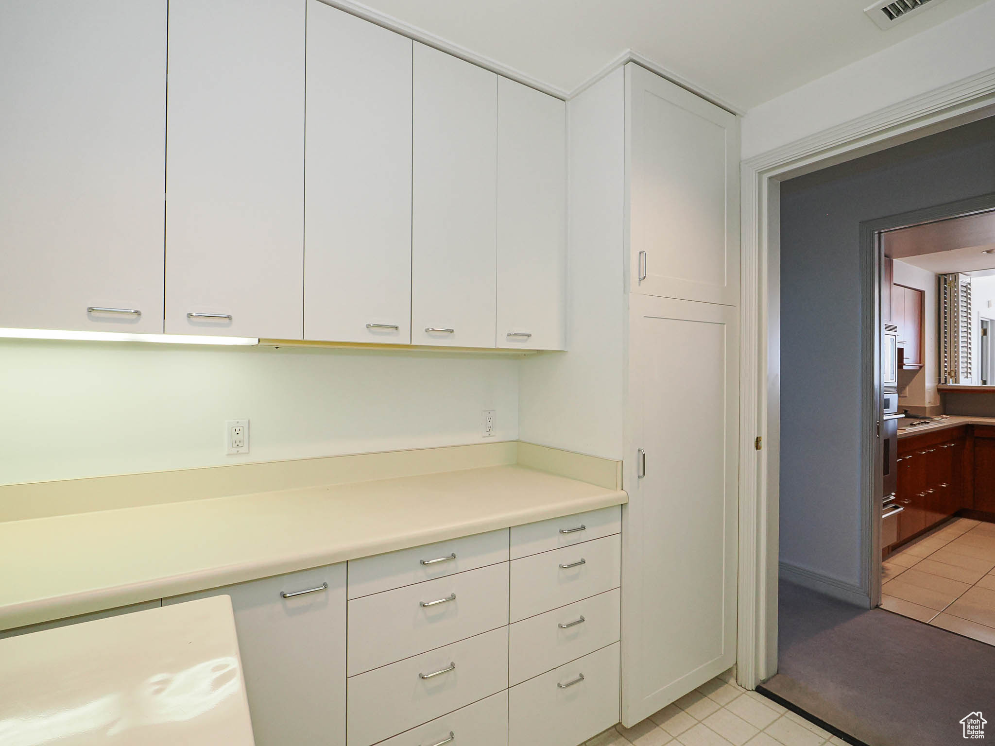 AMERICAN TOWERS CONDM - Residential