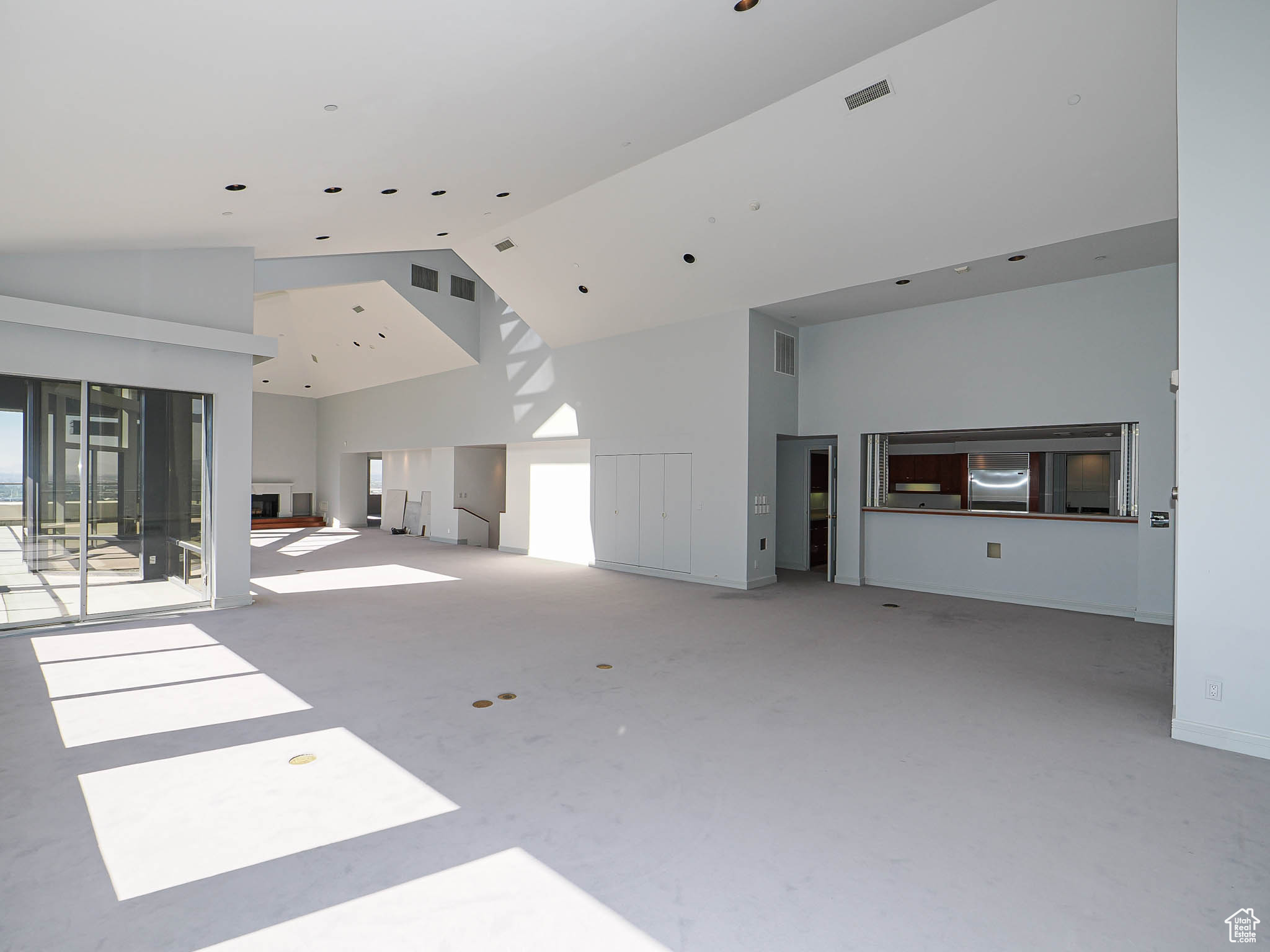 AMERICAN TOWERS CONDM - Residential