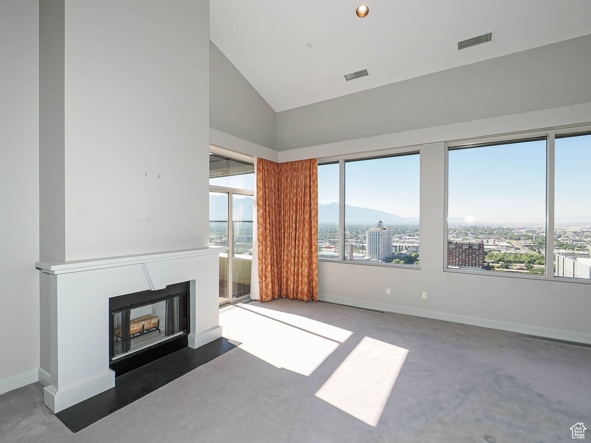 AMERICAN TOWERS CONDM - Residential