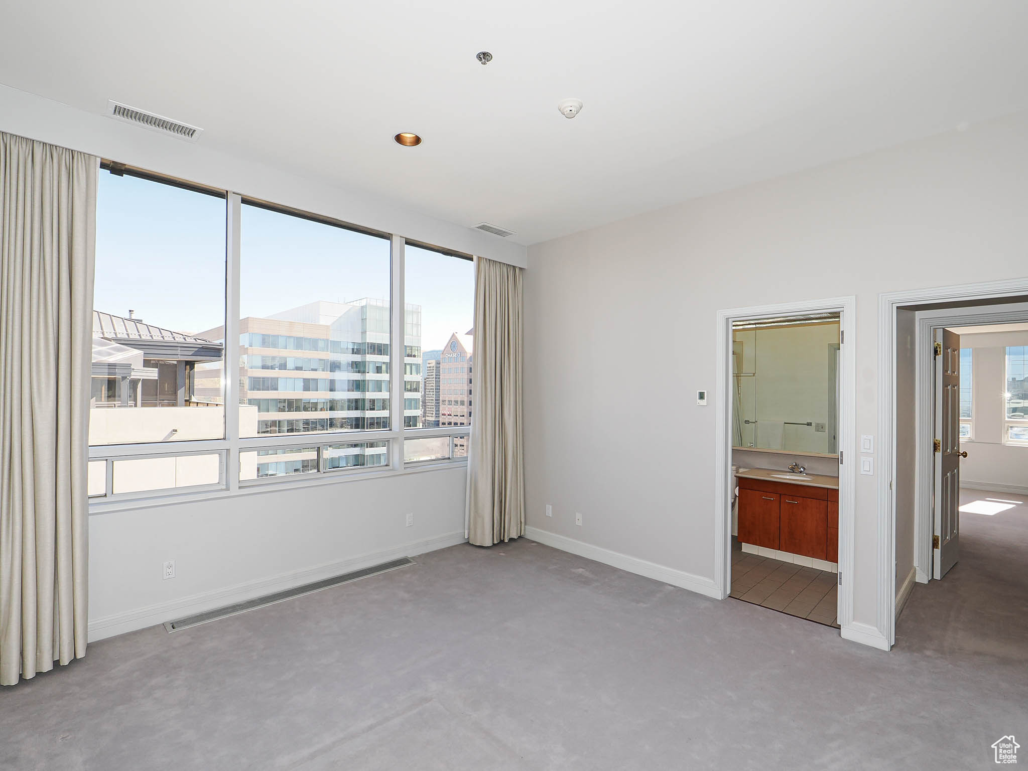 AMERICAN TOWERS CONDM - Residential