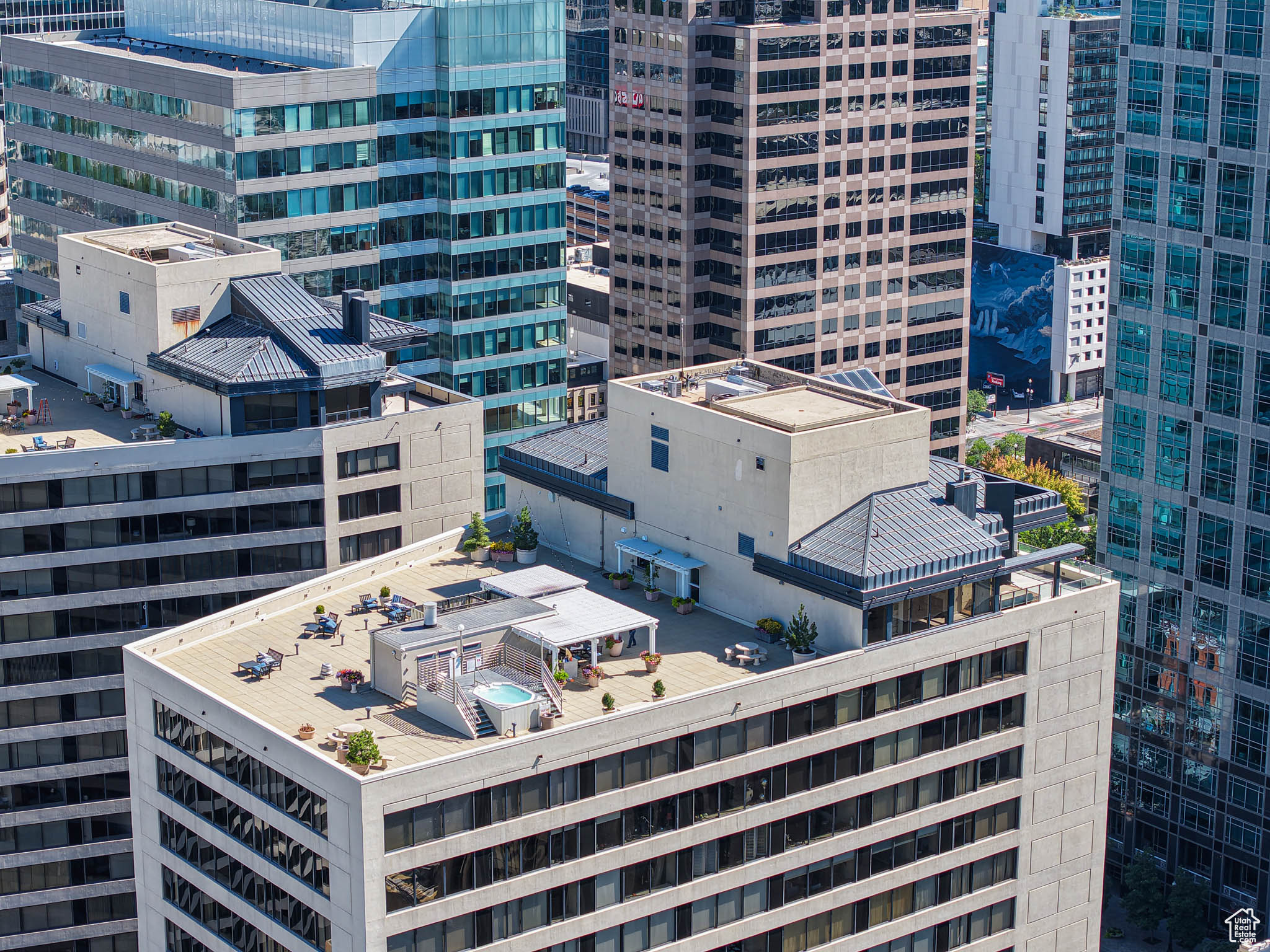 AMERICAN TOWERS CONDM - Residential