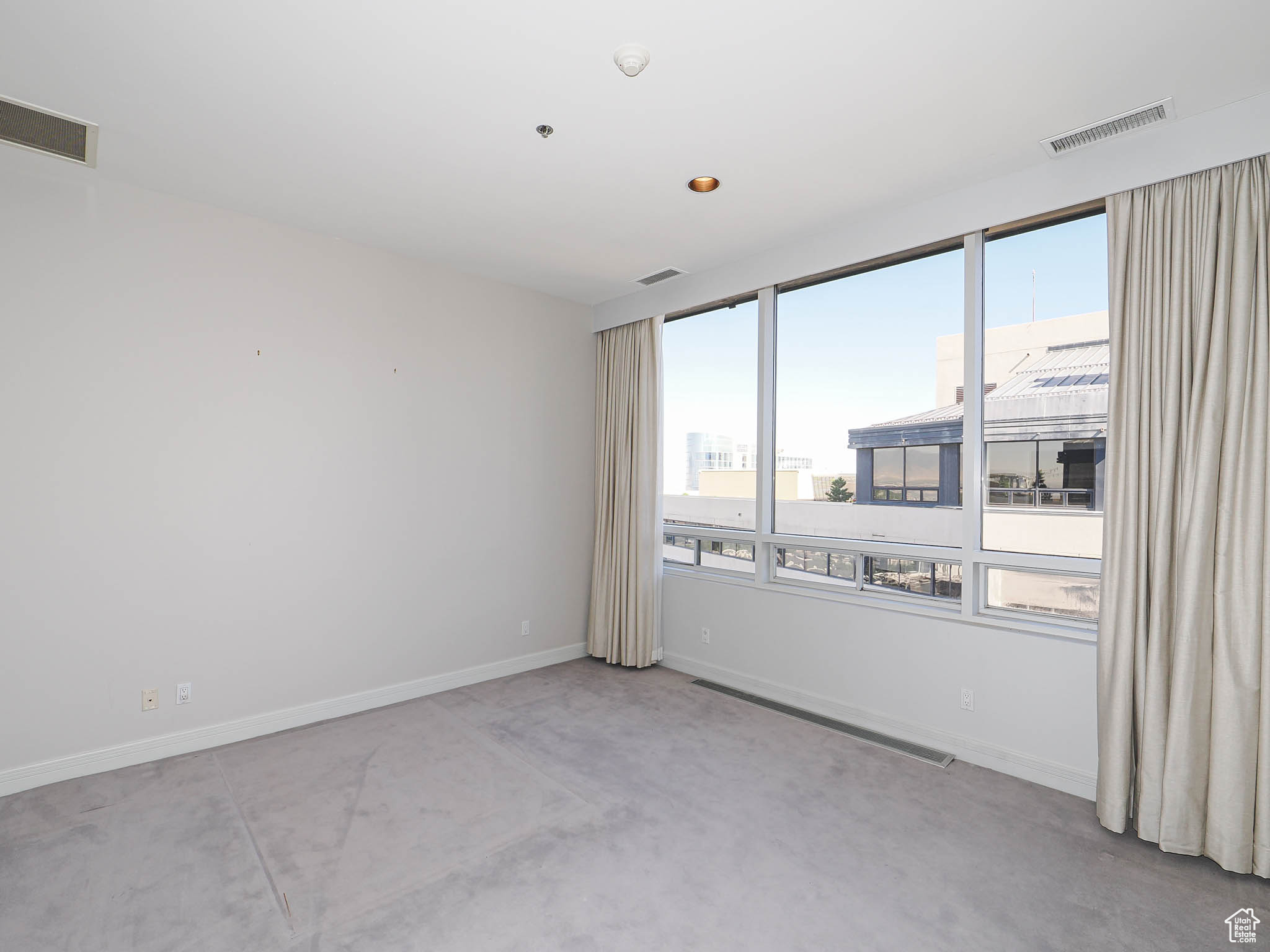 AMERICAN TOWERS CONDM - Residential