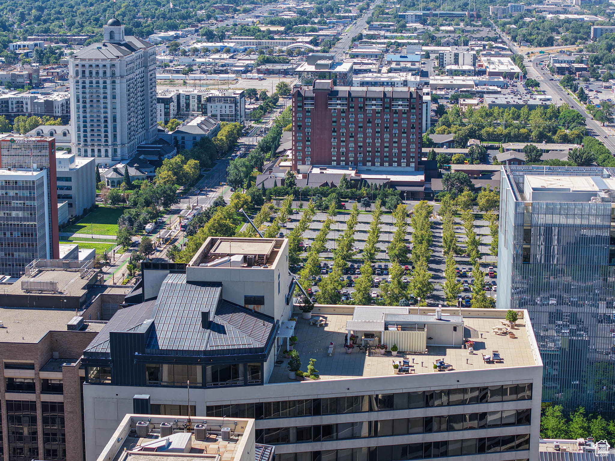 AMERICAN TOWERS CONDM - Residential