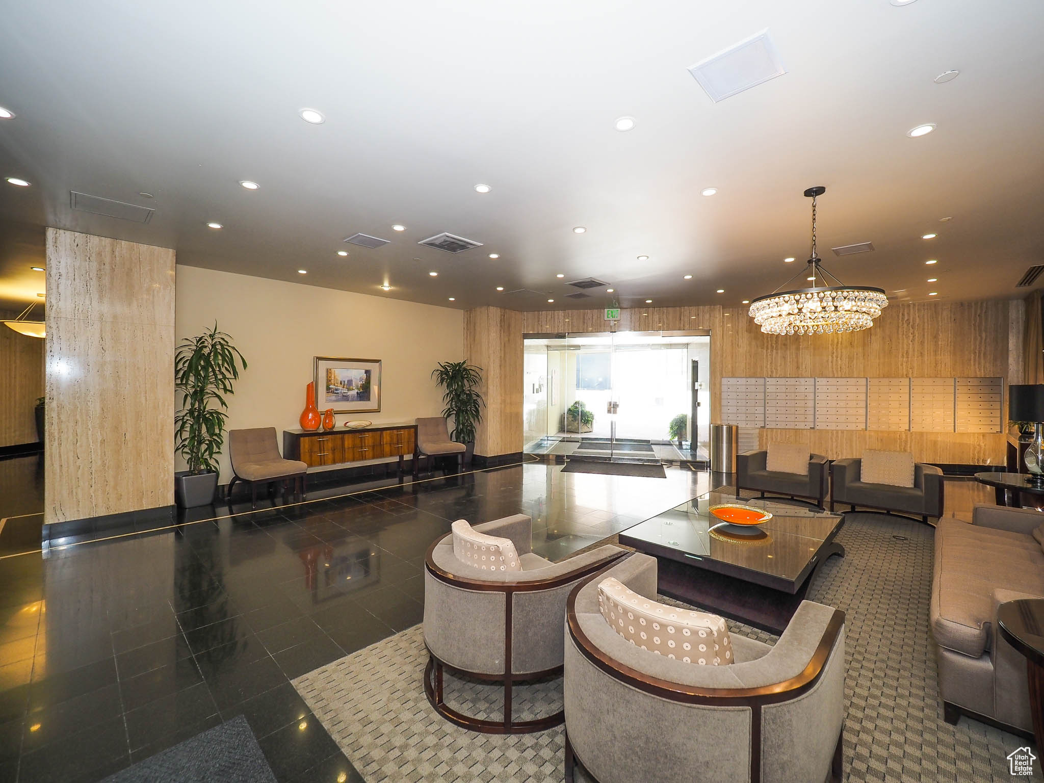 AMERICAN TOWERS CONDM - Residential