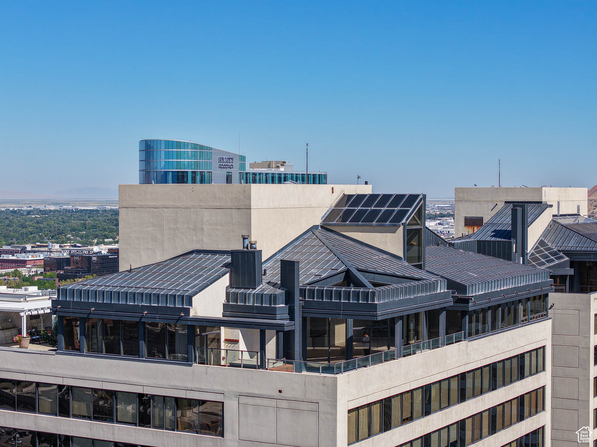 AMERICAN TOWERS CONDM - Residential