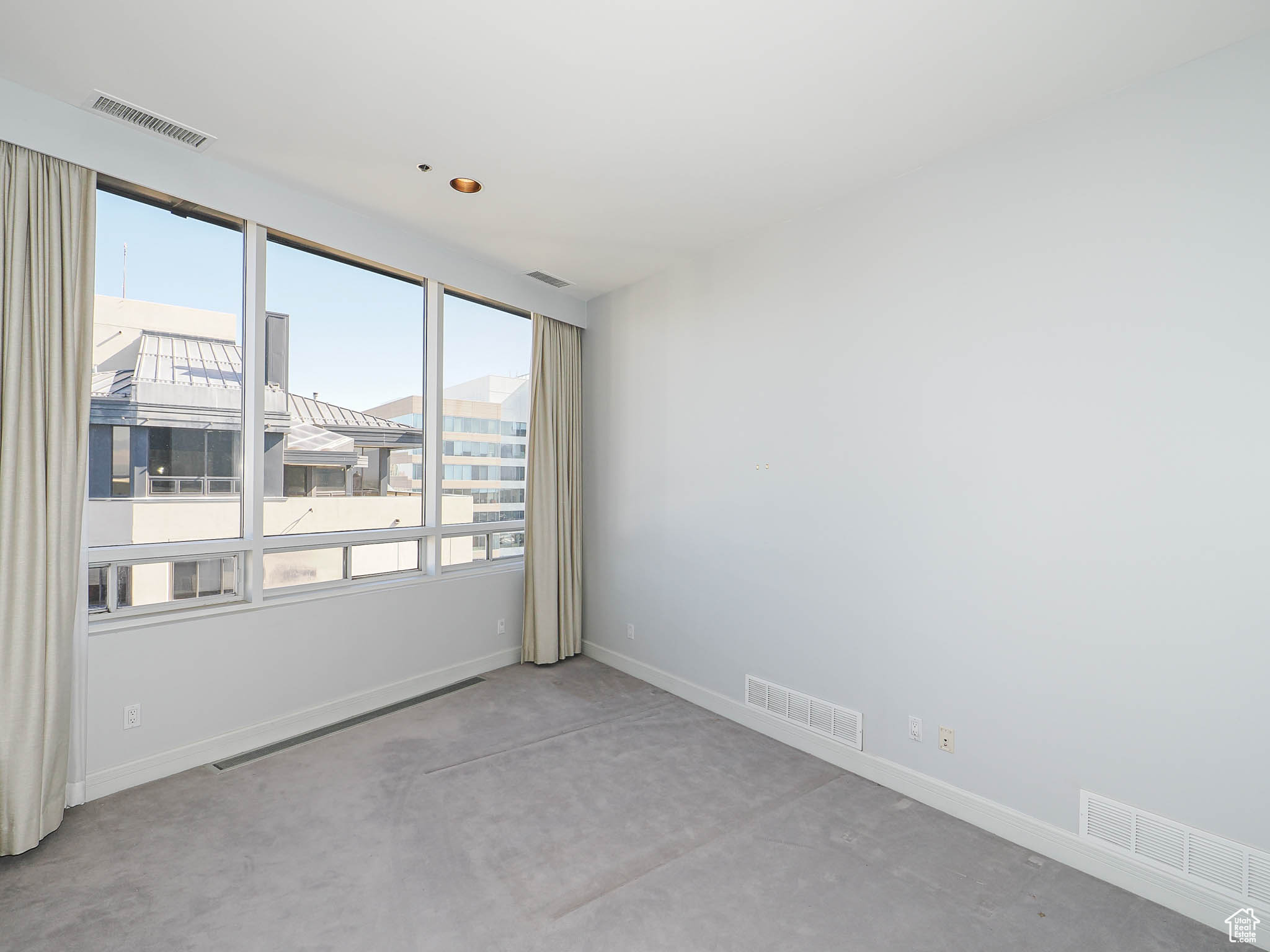 AMERICAN TOWERS CONDM - Residential