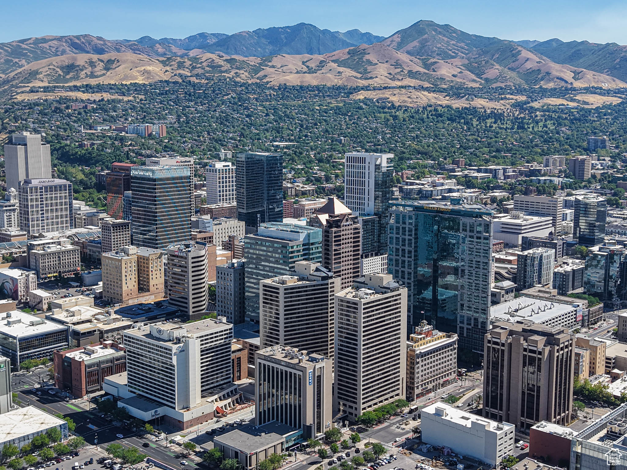 AMERICAN TOWERS CONDM - Residential