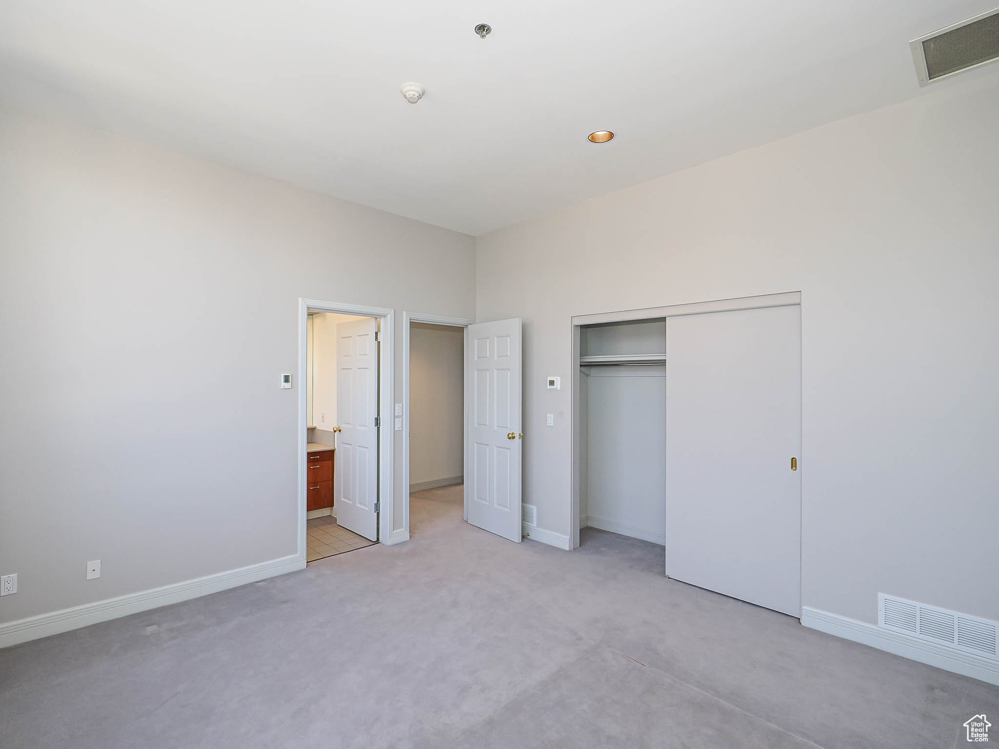 AMERICAN TOWERS CONDM - Residential