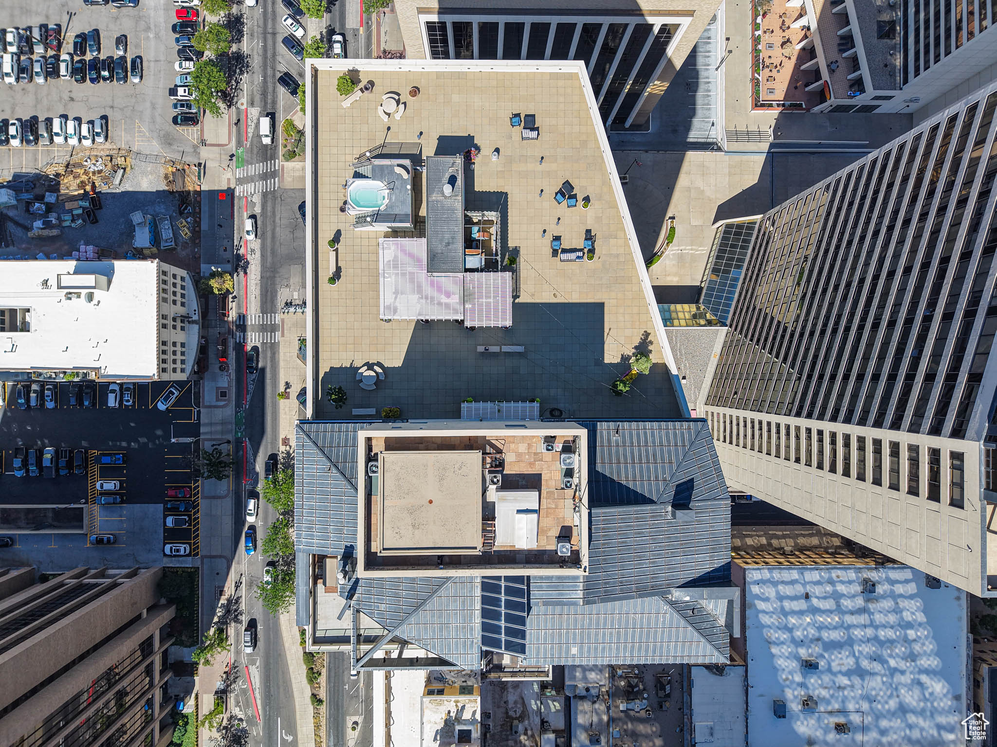 AMERICAN TOWERS CONDM - Residential