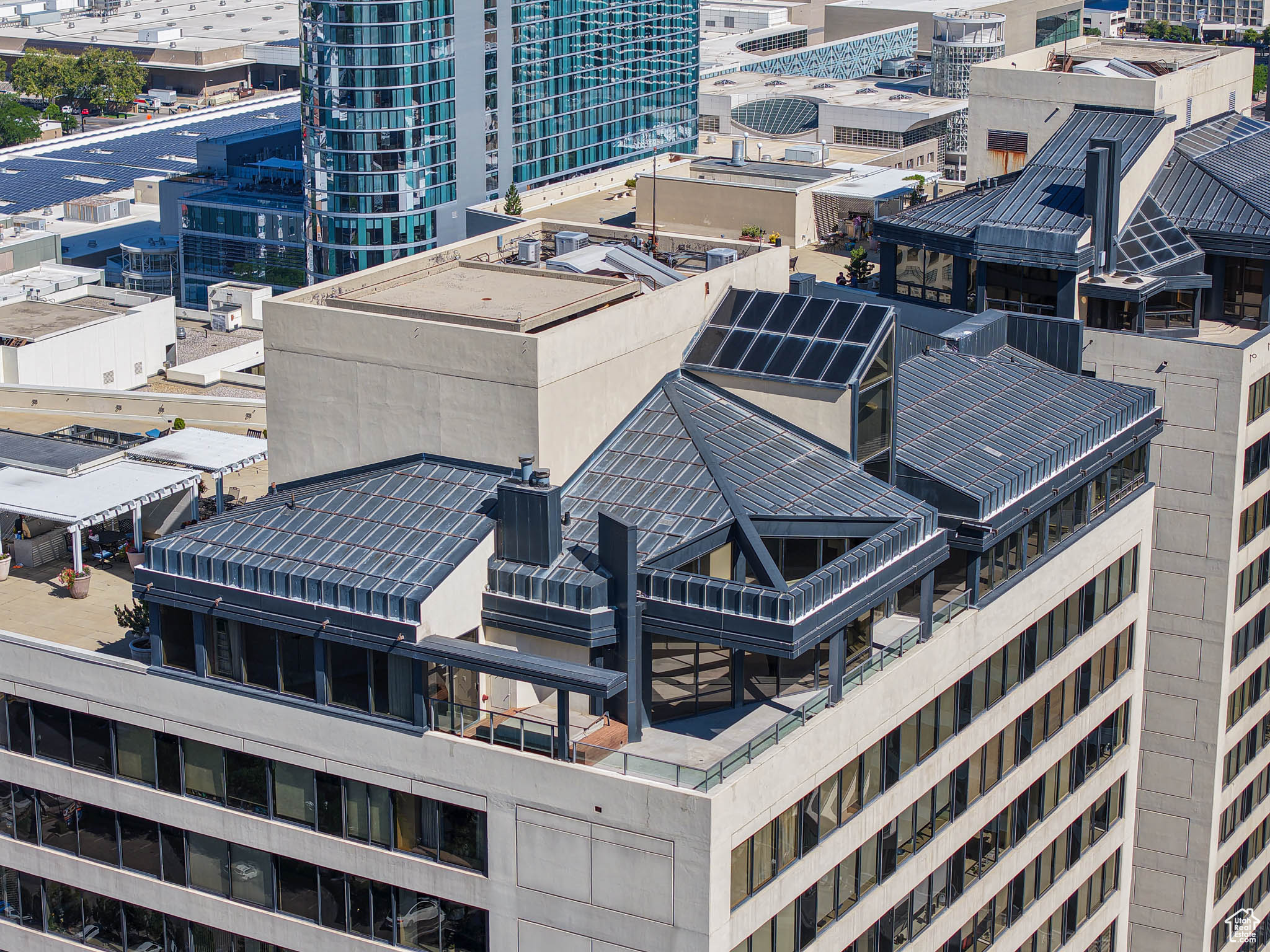 AMERICAN TOWERS CONDM - Residential