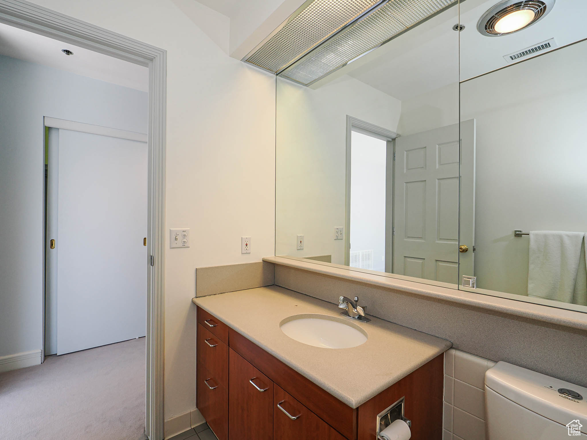 AMERICAN TOWERS CONDM - Residential