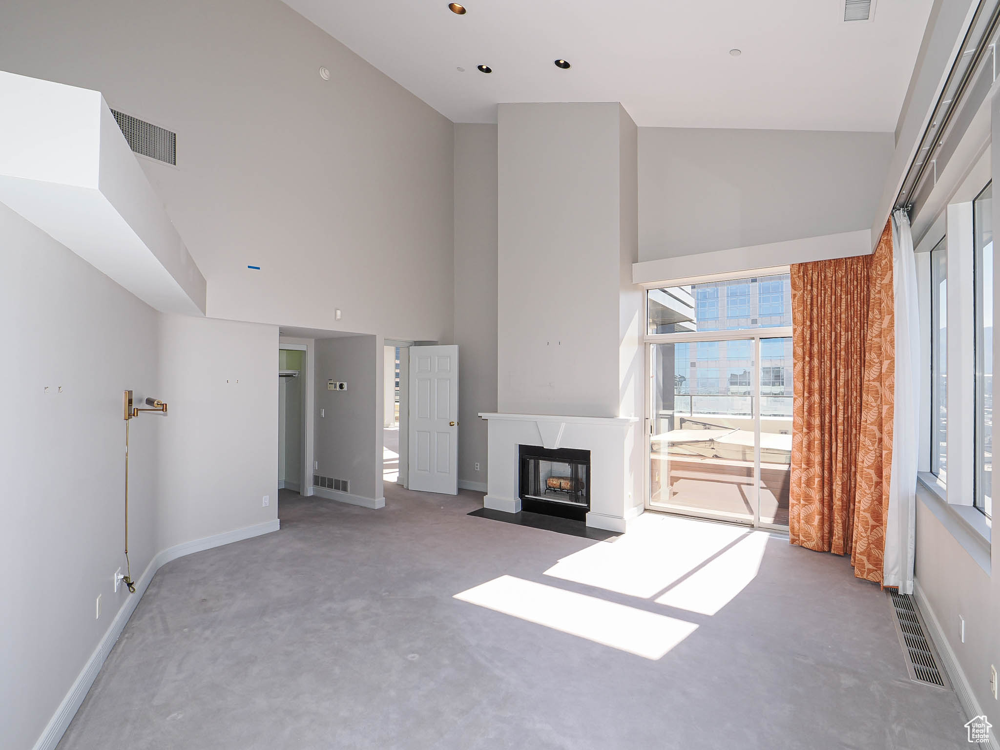 AMERICAN TOWERS CONDM - Residential