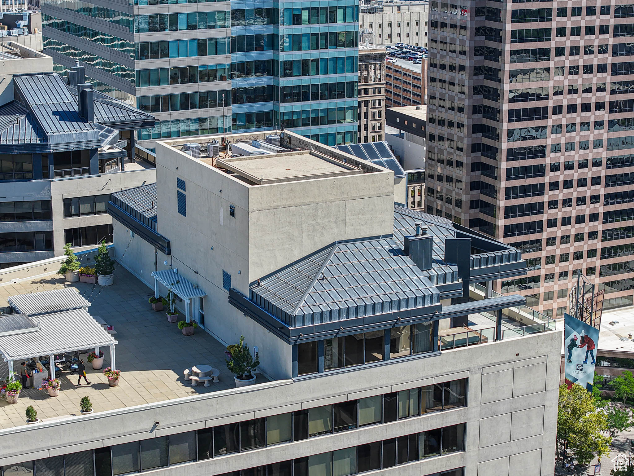 AMERICAN TOWERS CONDM - Residential