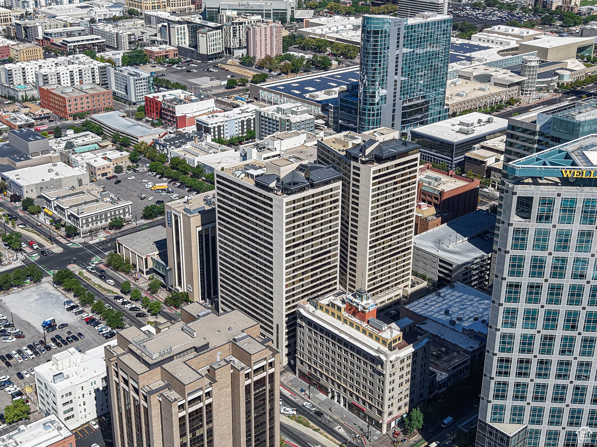 AMERICAN TOWERS CONDM - Residential