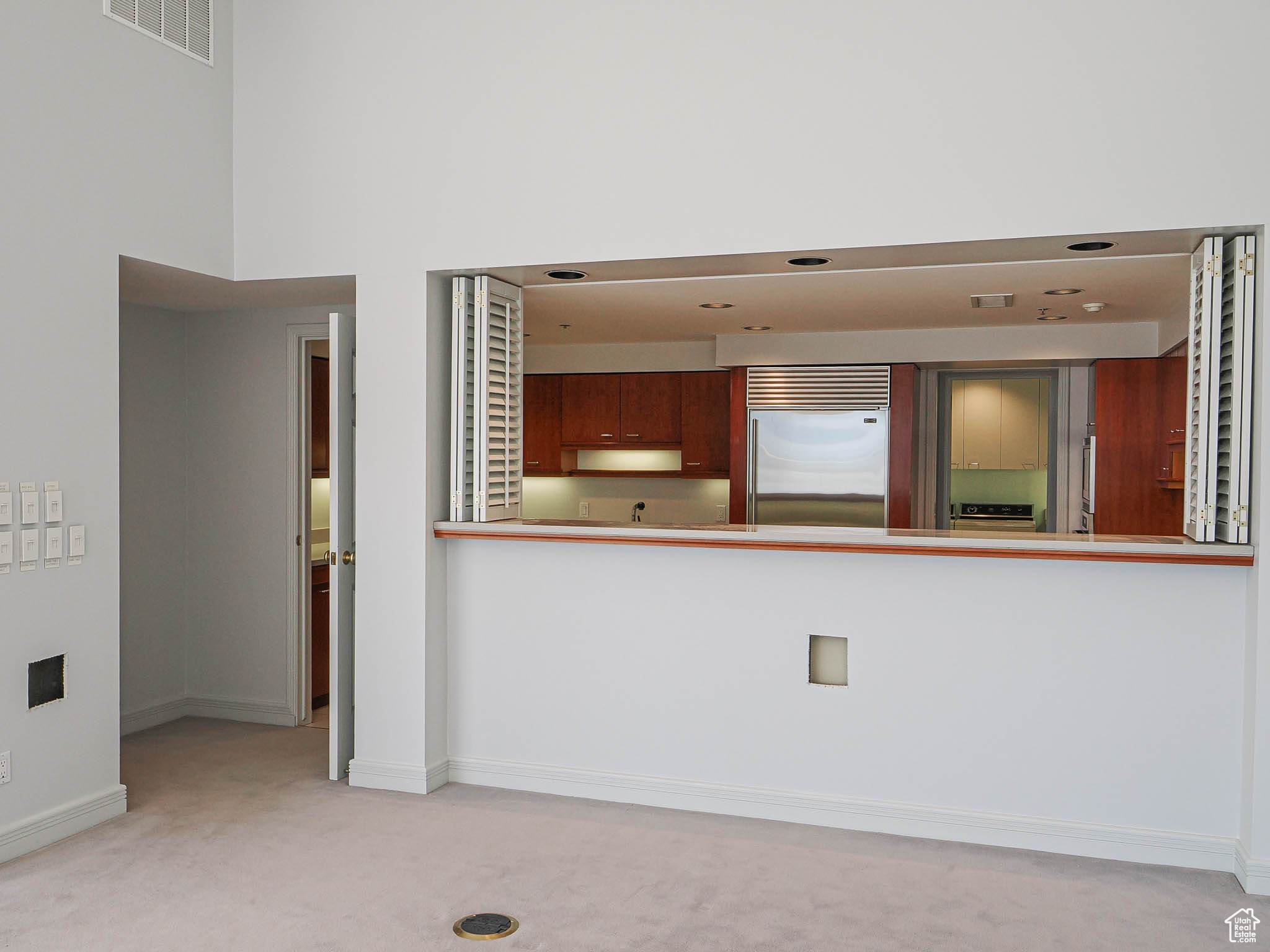 AMERICAN TOWERS CONDM - Residential