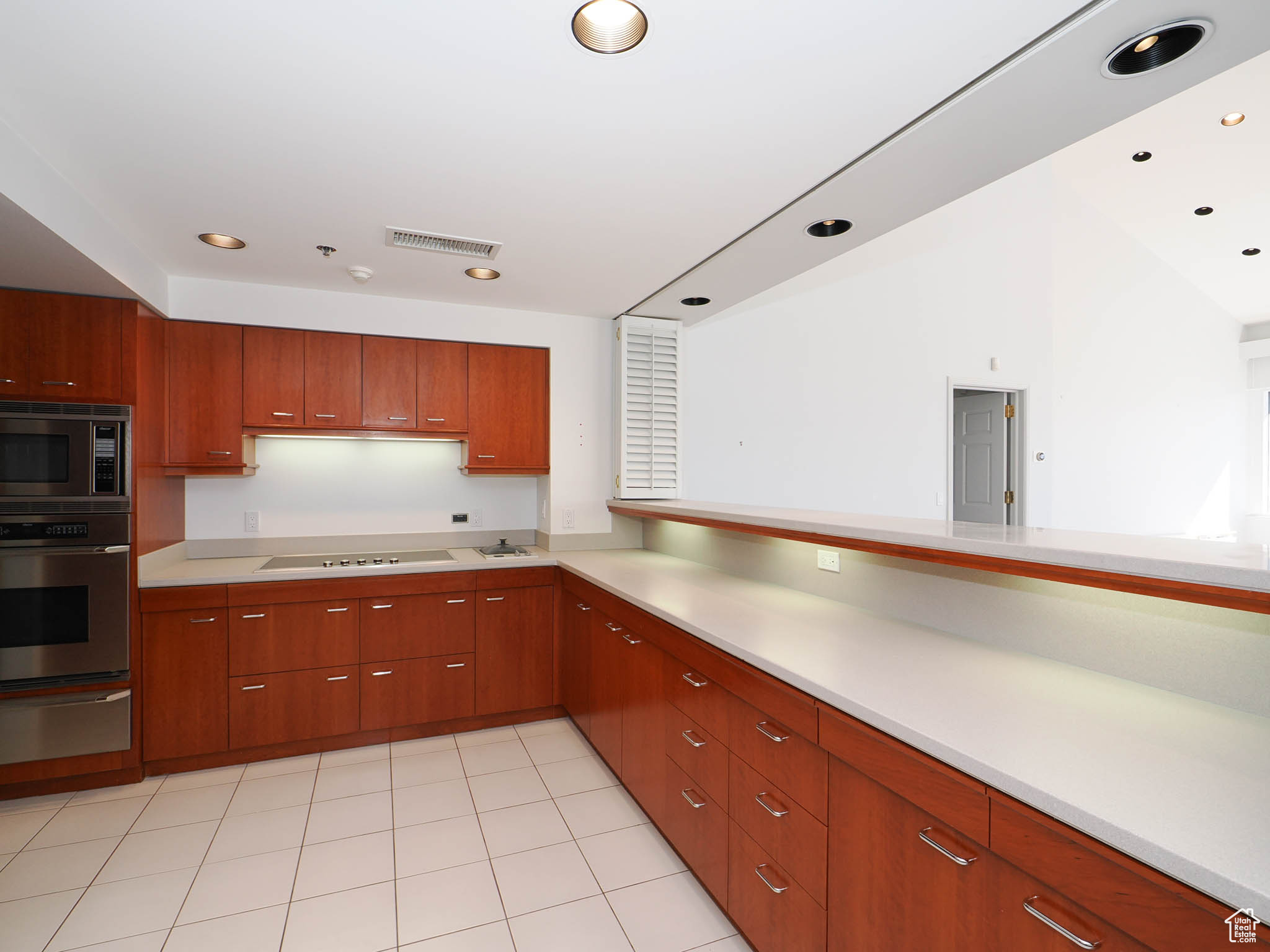 AMERICAN TOWERS CONDM - Residential