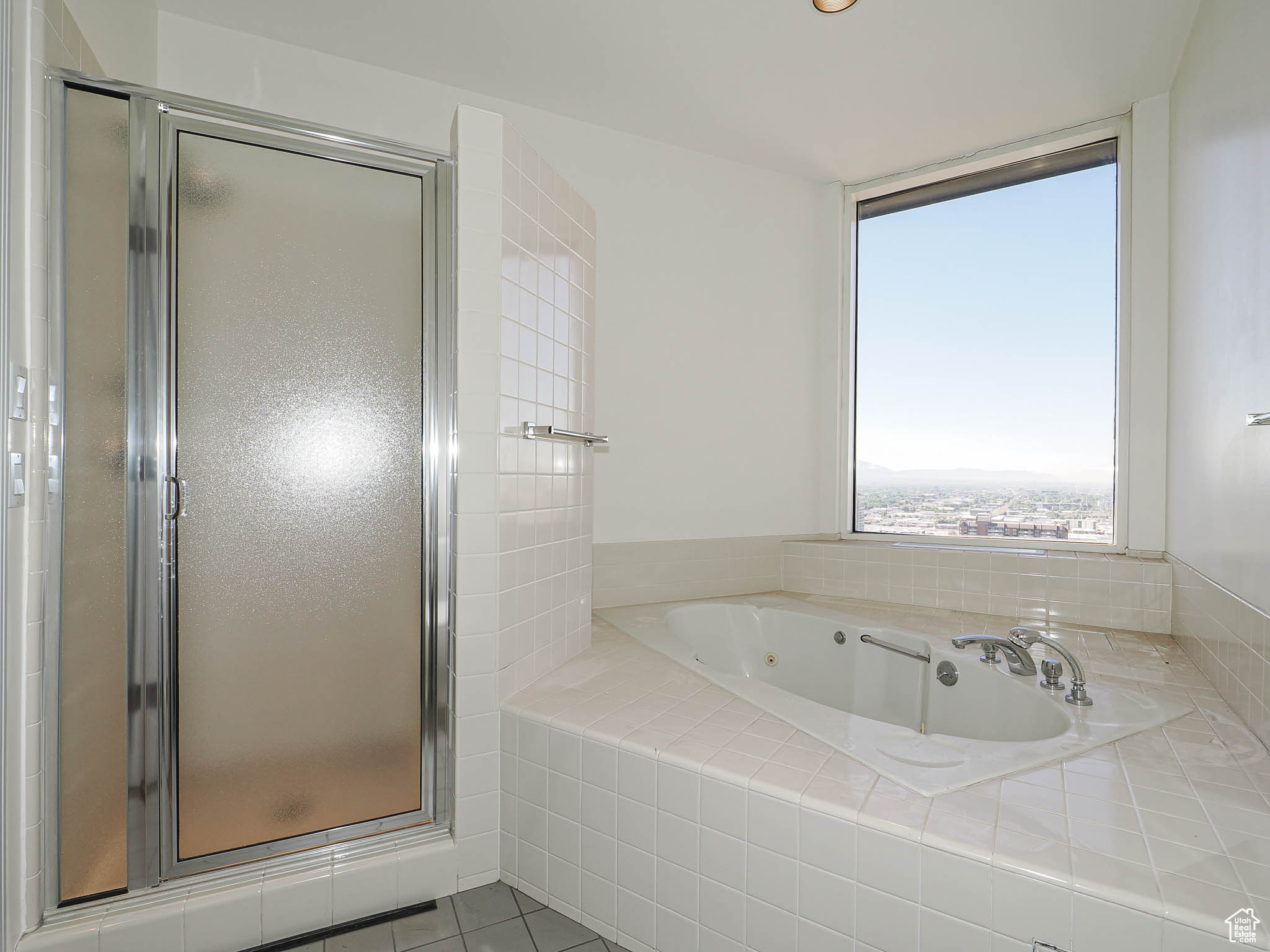 AMERICAN TOWERS CONDM - Residential