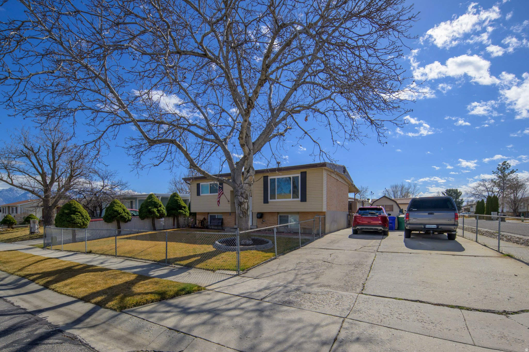PURPLE HILLS - Residential