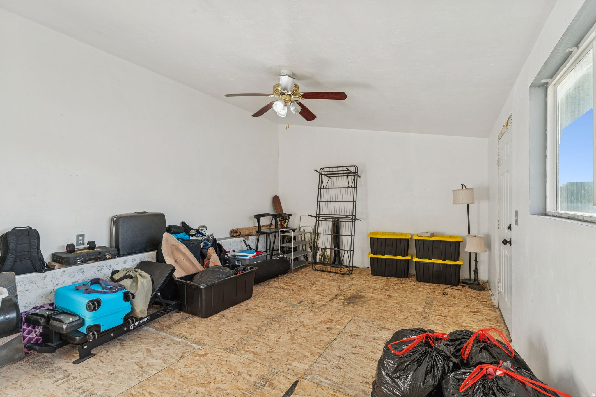 MIT-DEL ESTATES - Residential