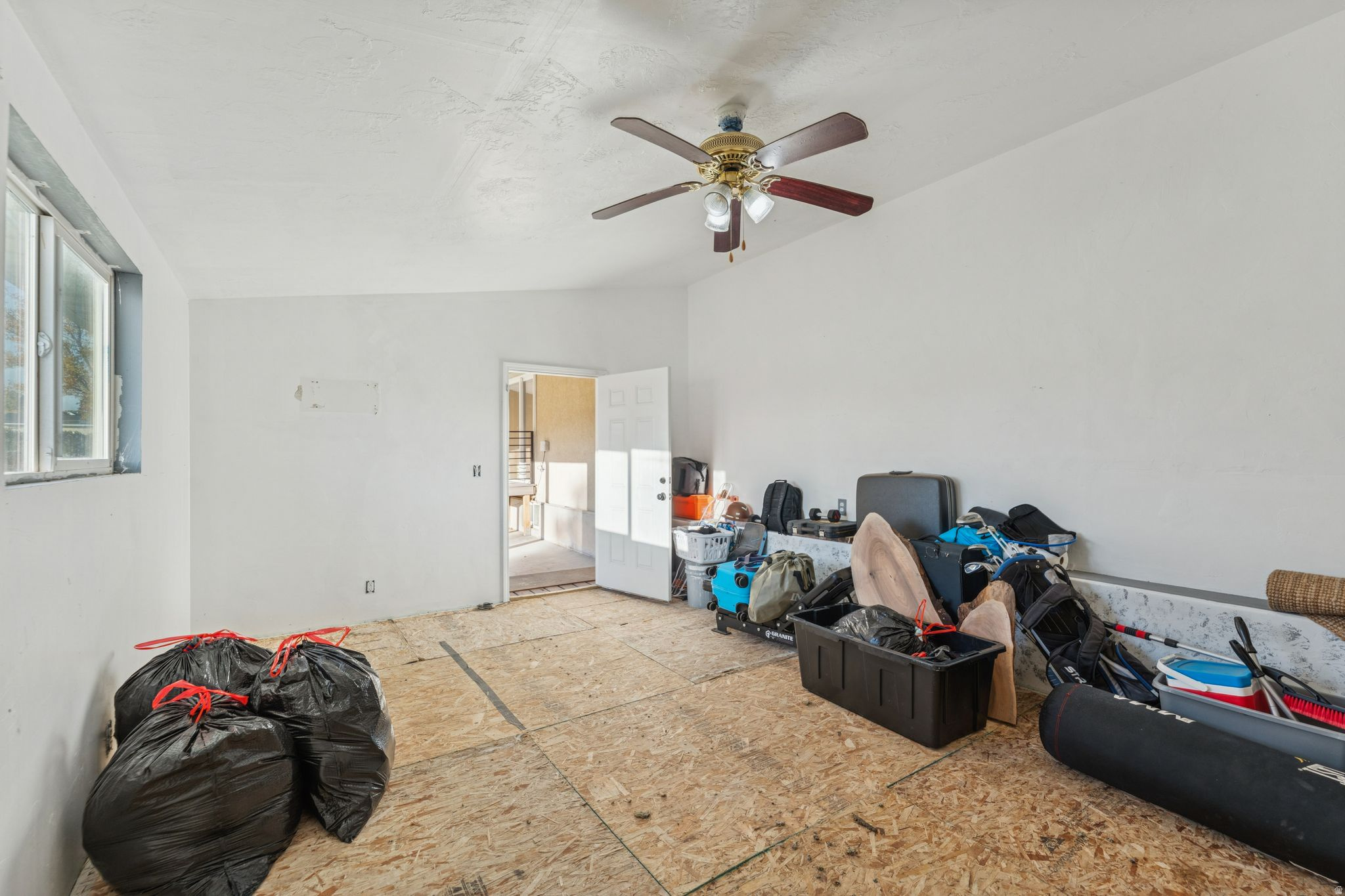 MIT-DEL ESTATES - Residential