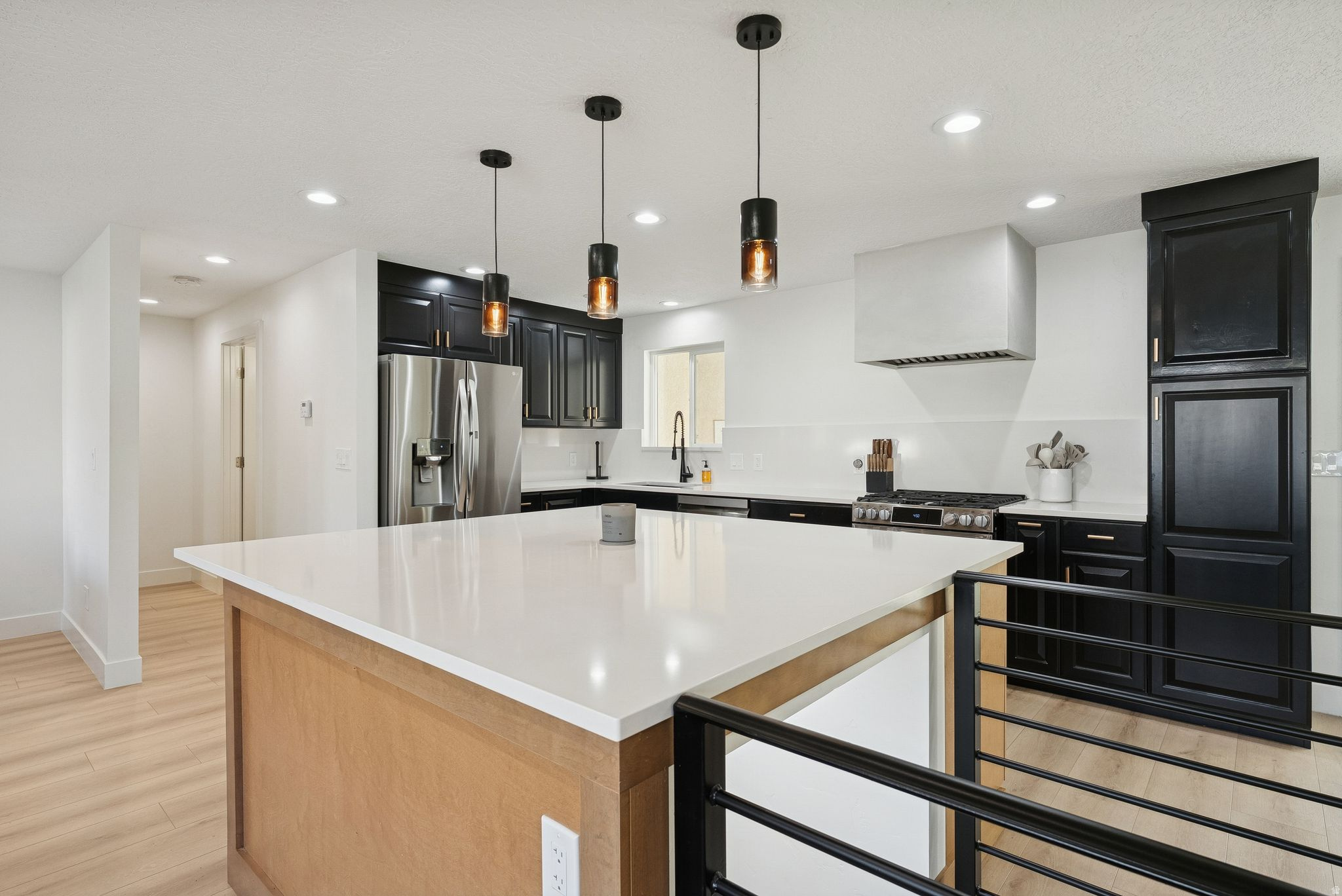 MIT-DEL ESTATES - Residential