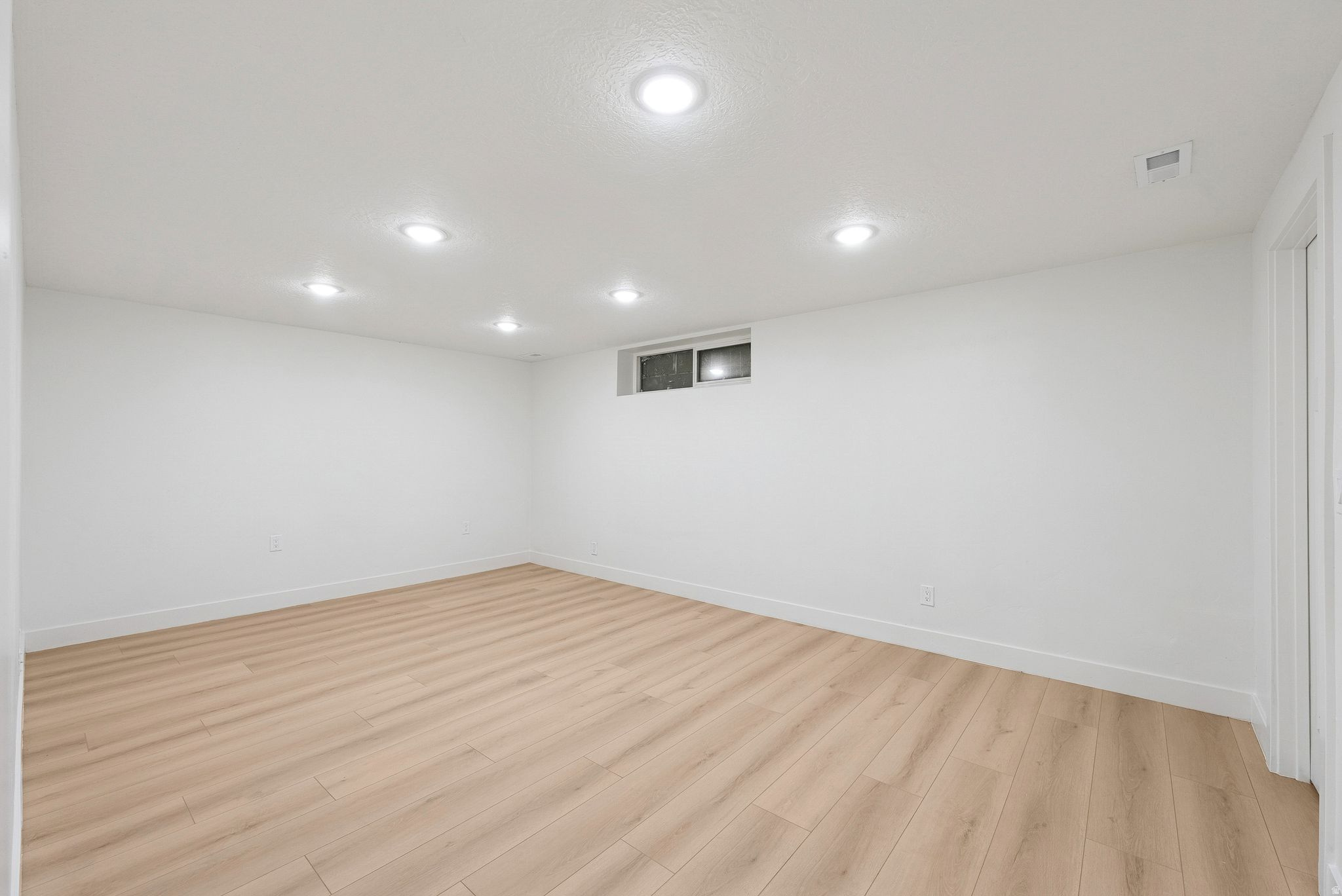 MIT-DEL ESTATES - Residential