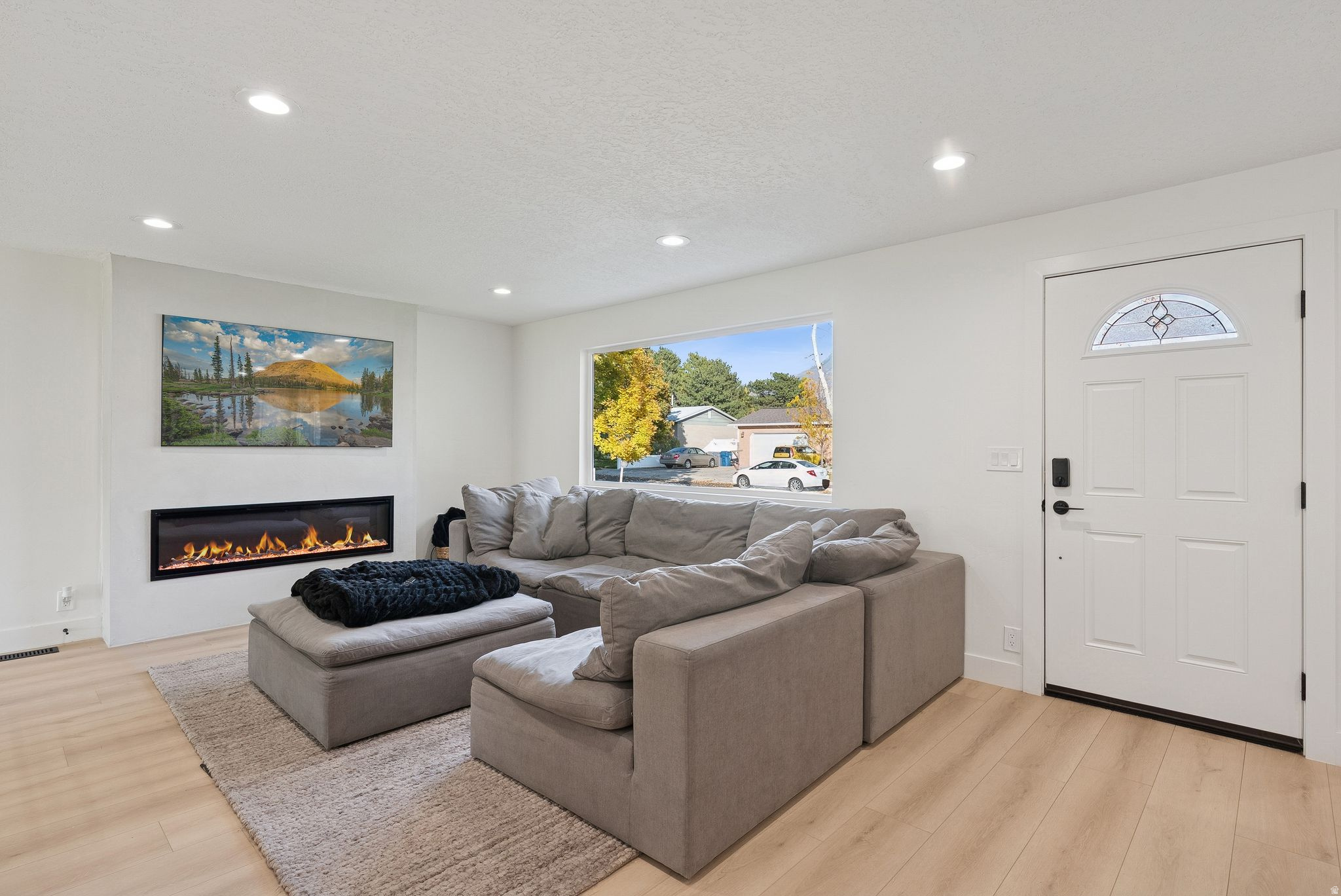 MIT-DEL ESTATES - Residential