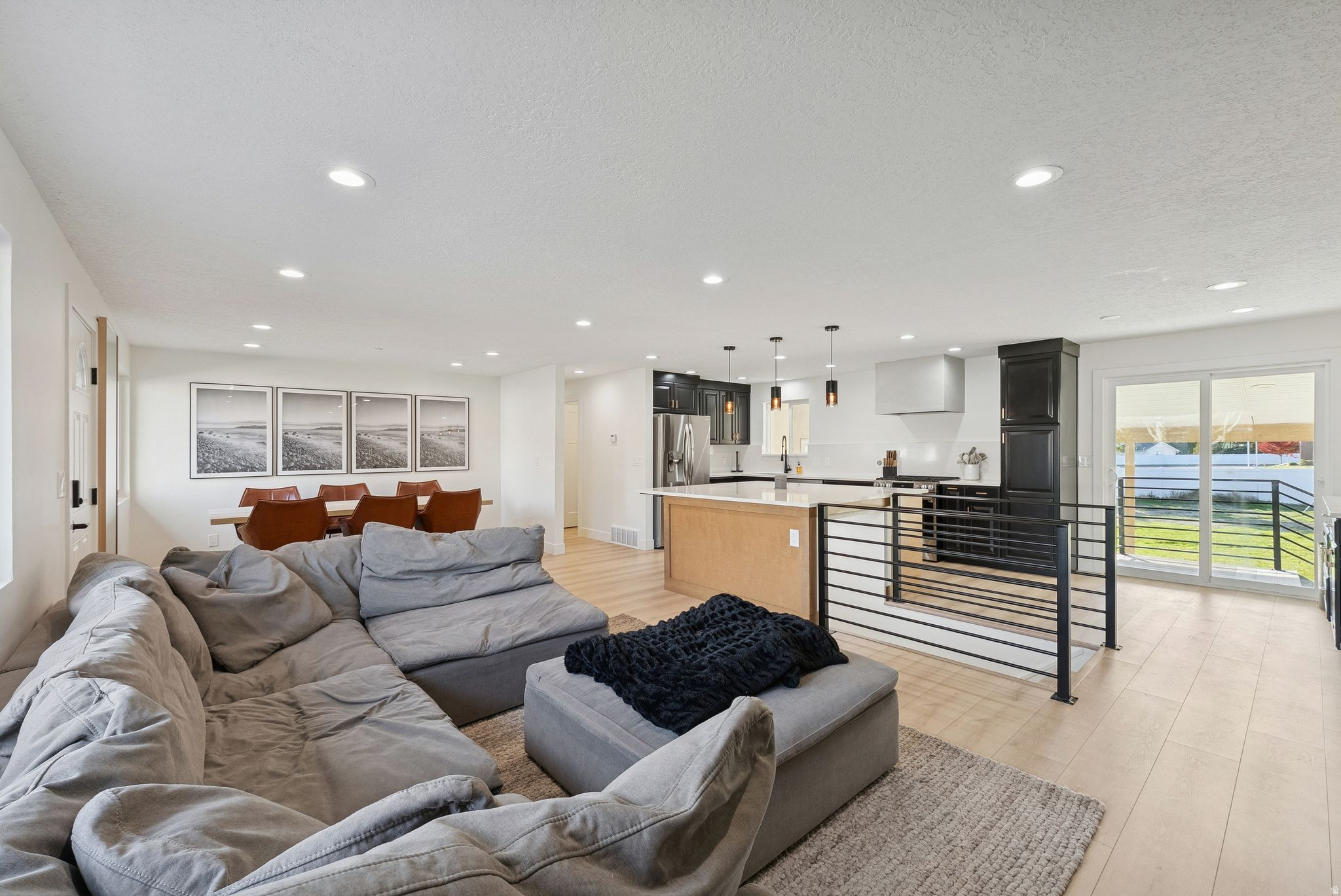 MIT-DEL ESTATES - Residential