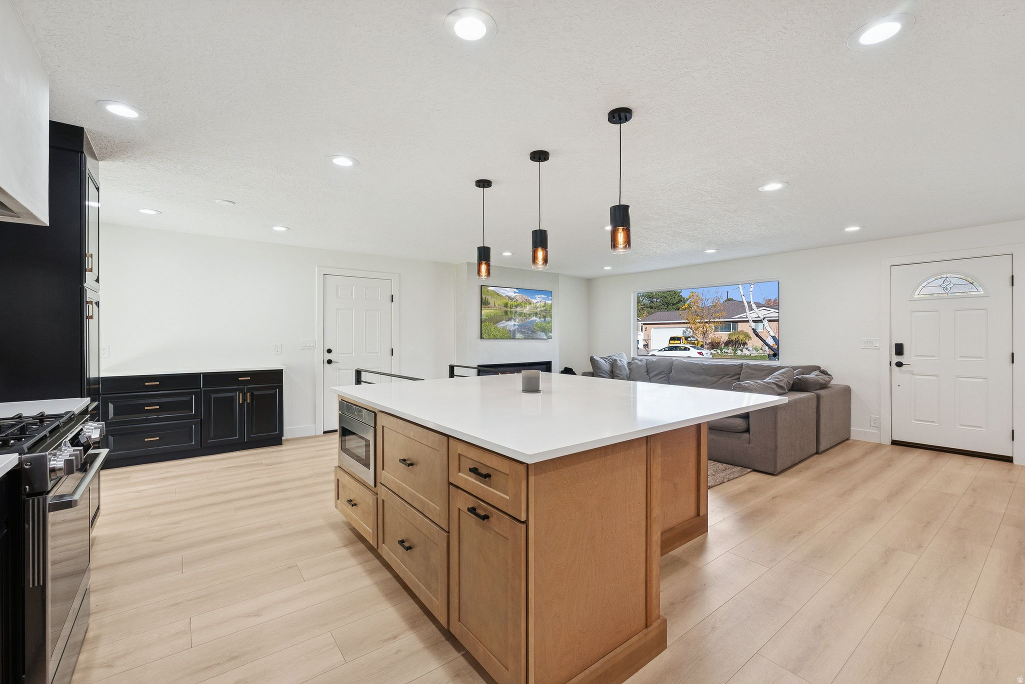 MIT-DEL ESTATES - Residential