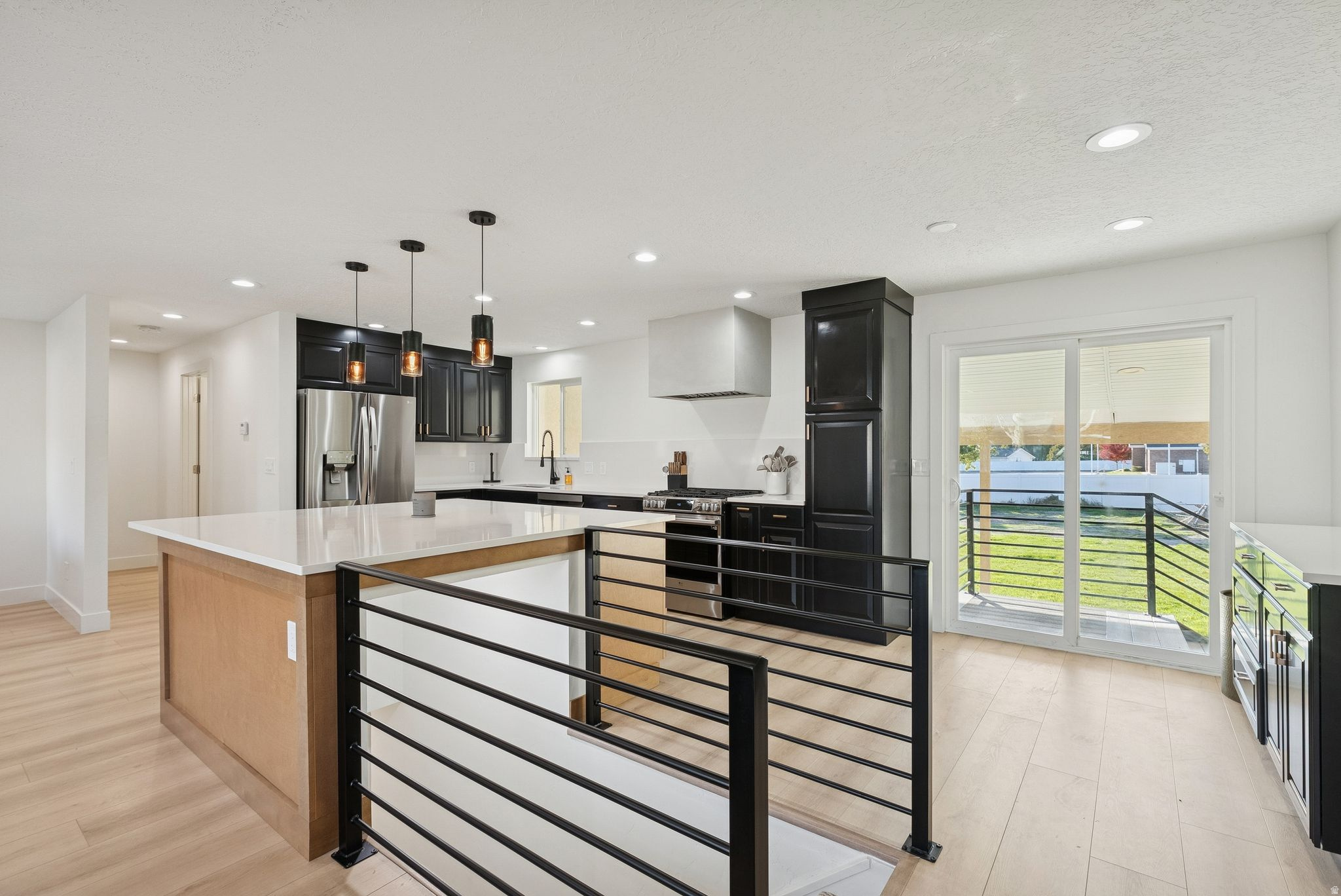 MIT-DEL ESTATES - Residential