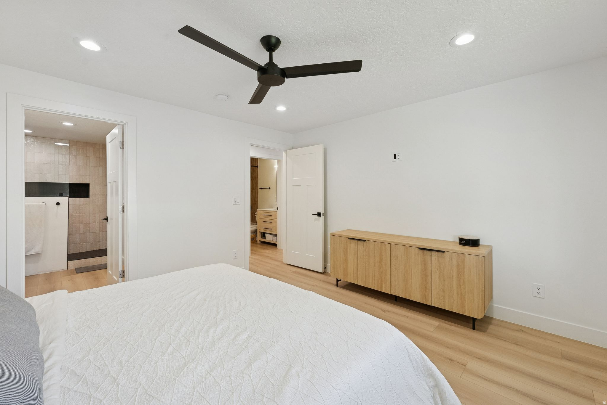 MIT-DEL ESTATES - Residential