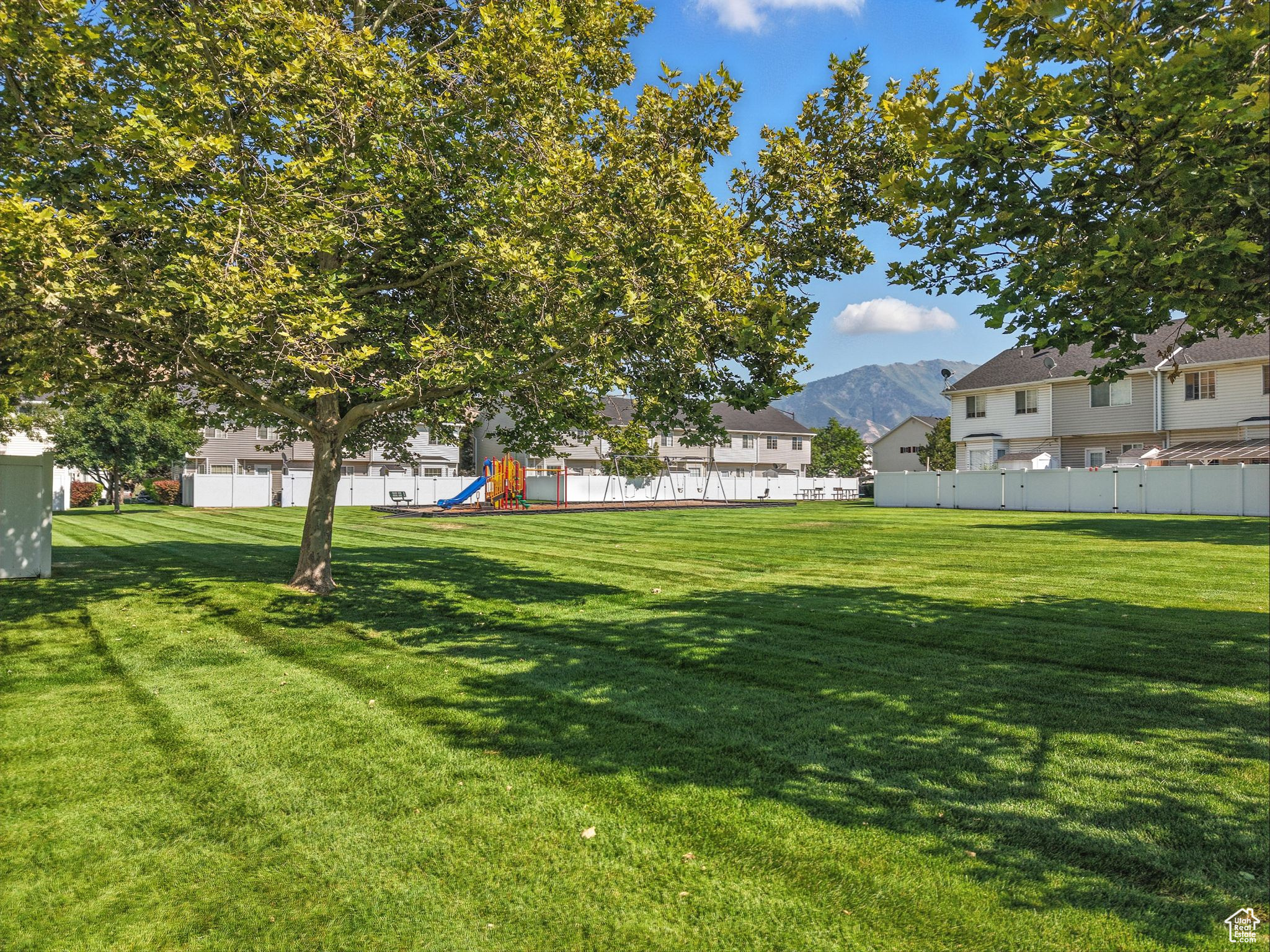 THE WILLOWS - Residential