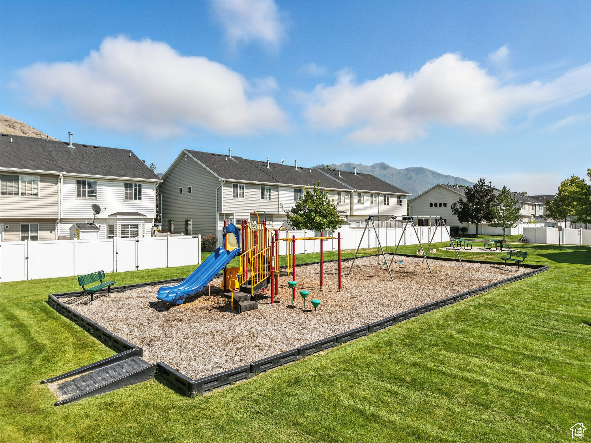 THE WILLOWS - Residential