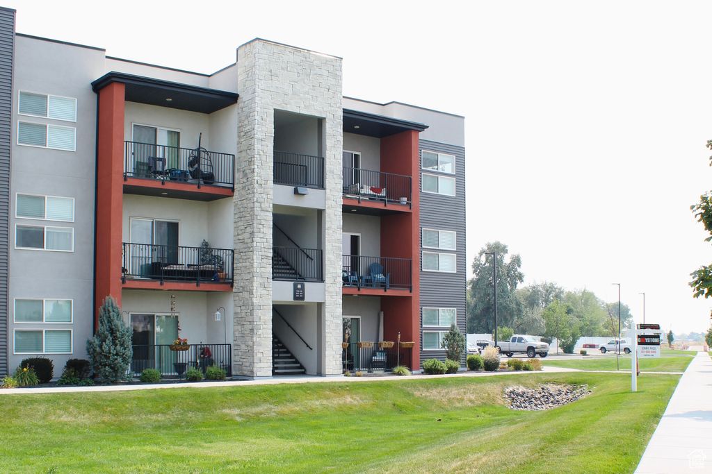 Photo of 875 S DEPOT ST #C212, Clearfield, UT 84015 (MLS # 2025171)