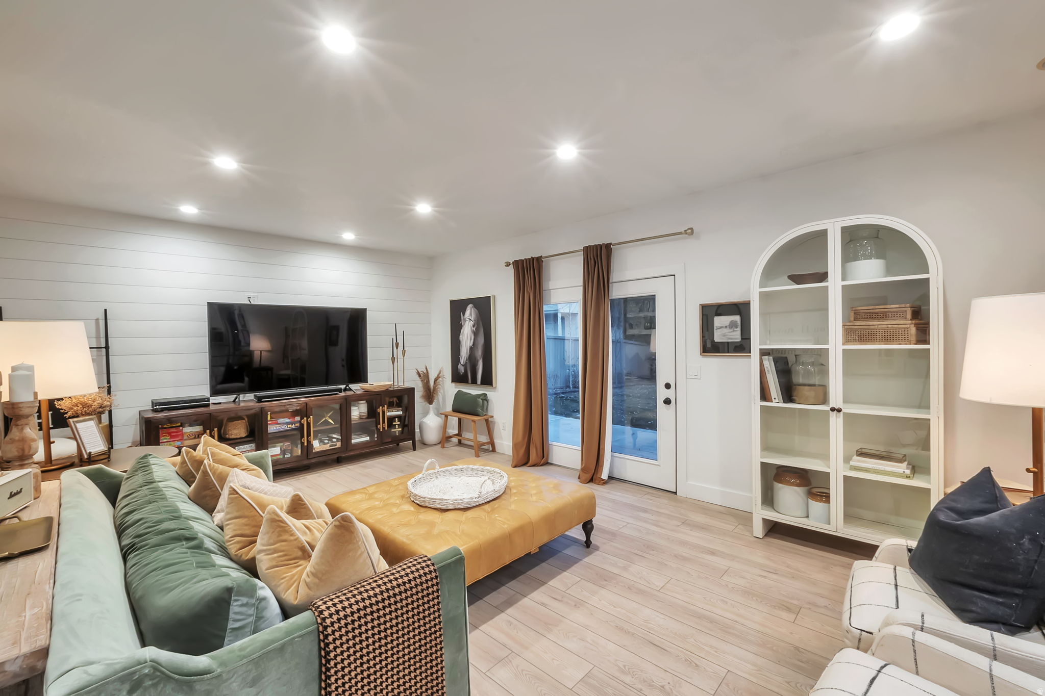 VALLEY CREST - Residential