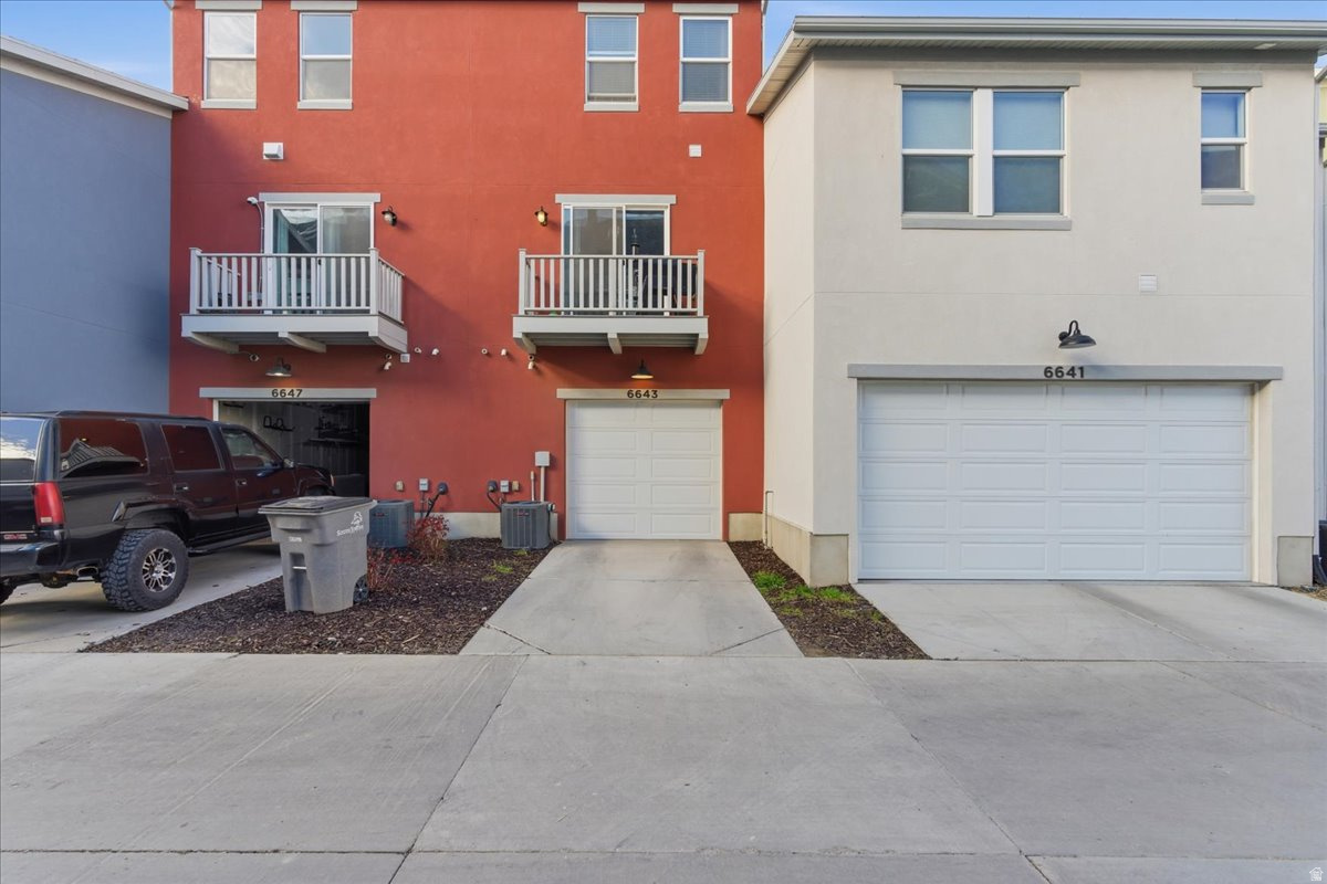 DAYBREAK - Residential