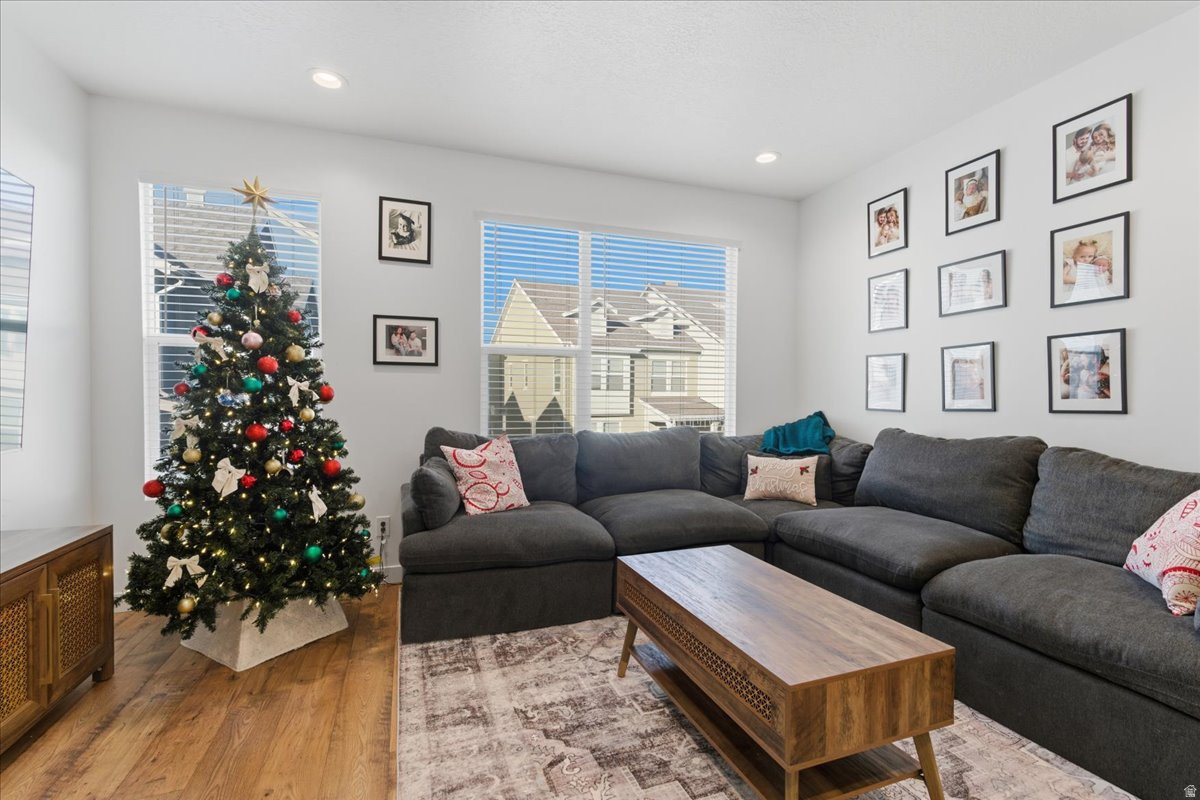 DAYBREAK - Residential