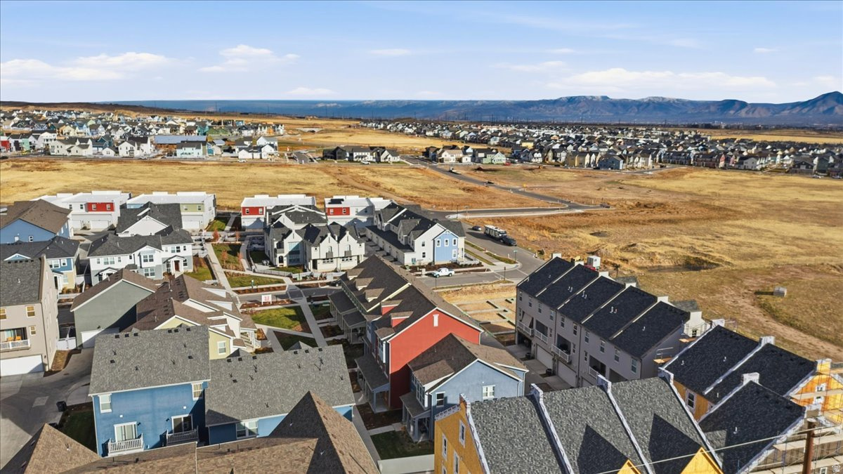 DAYBREAK - Residential